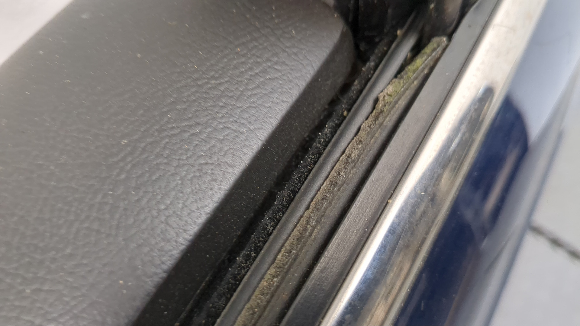 Дверь задняя правая