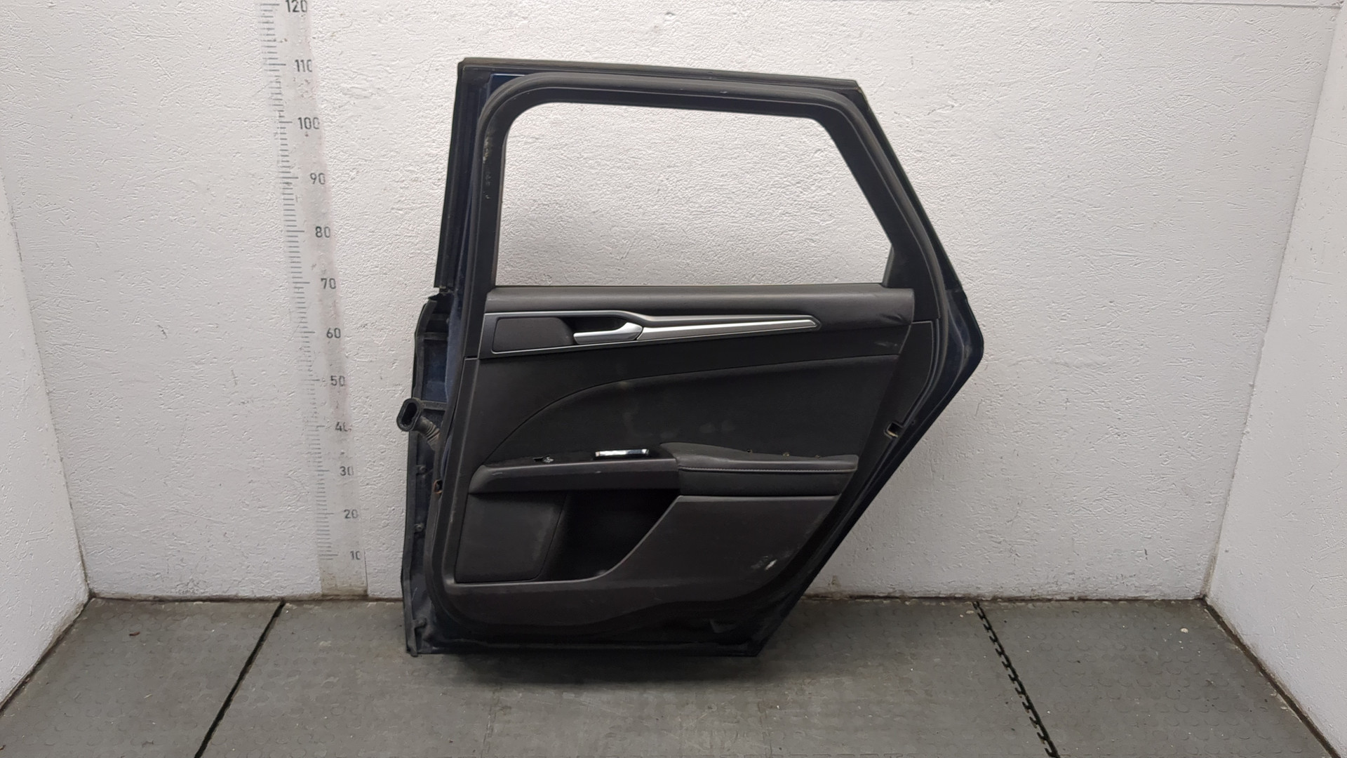 Дверь задняя правая