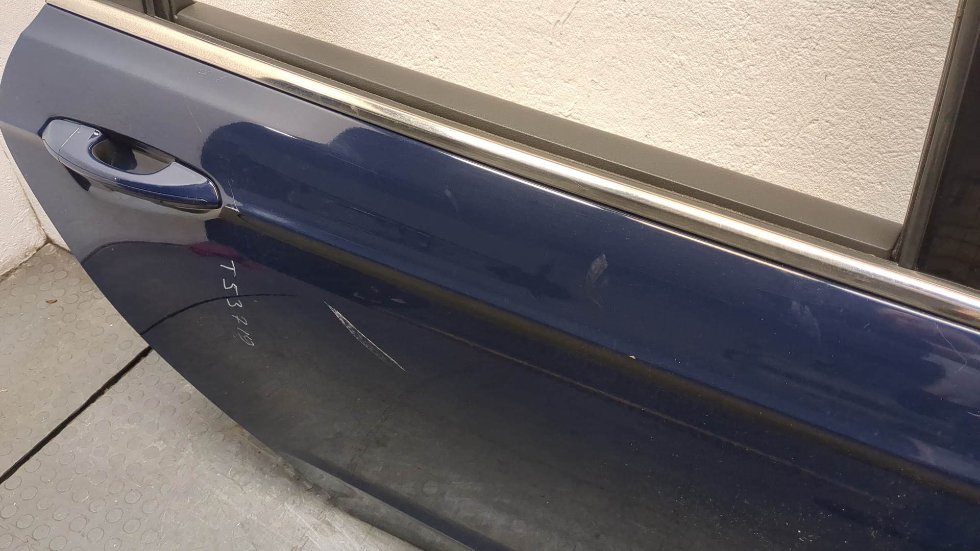 Дверь задняя правая