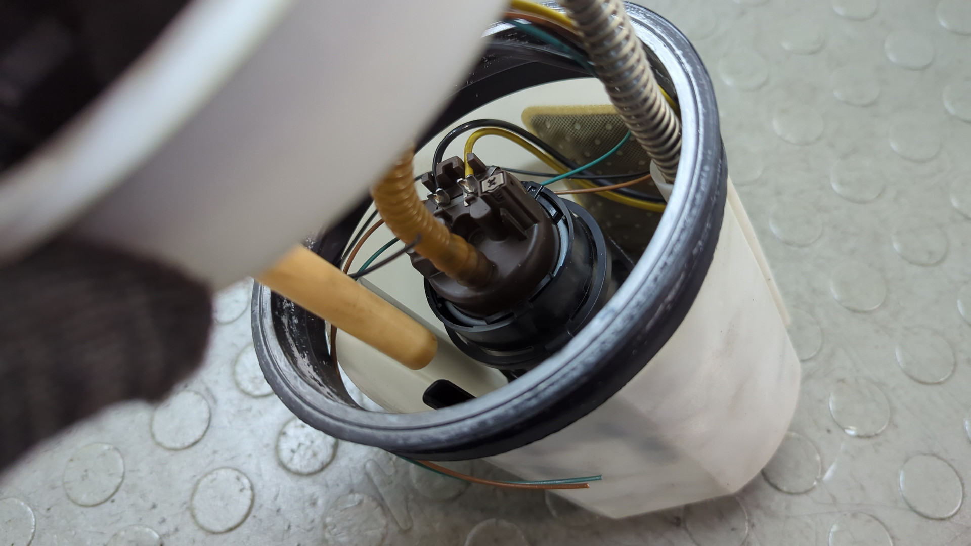 Насос топливный электрический