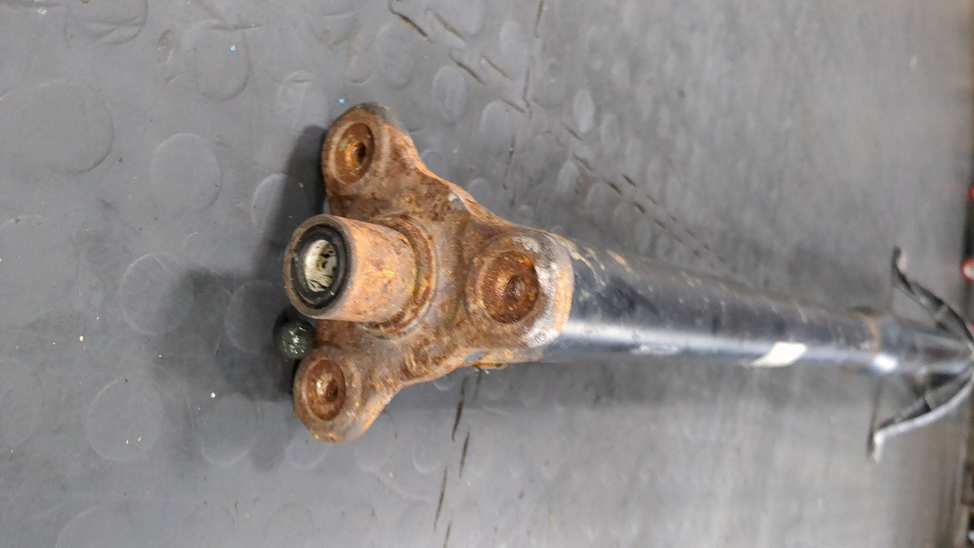 Вал карданный задний