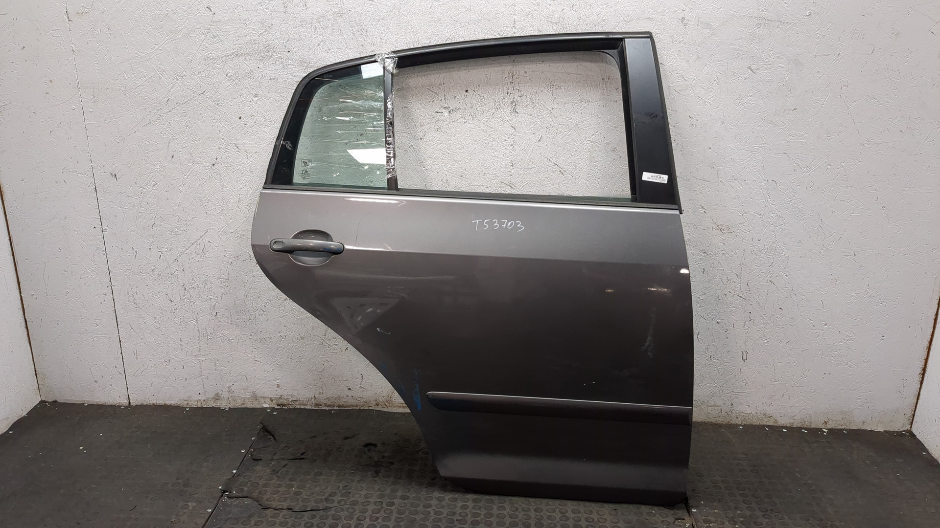 Дверь задняя правая