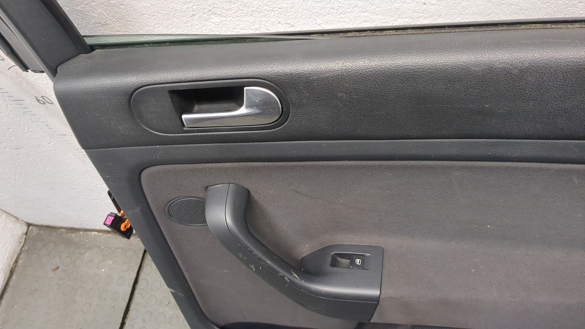 Дверь задняя правая