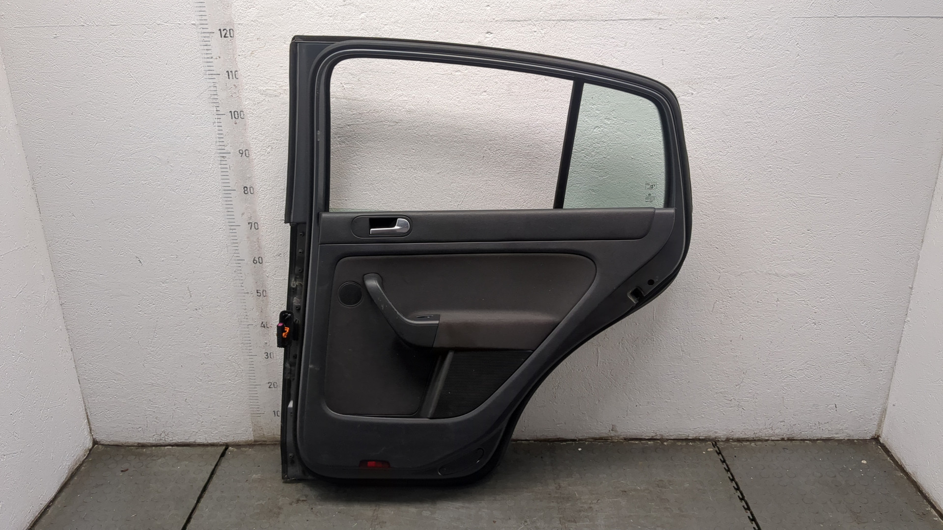 Дверь задняя правая