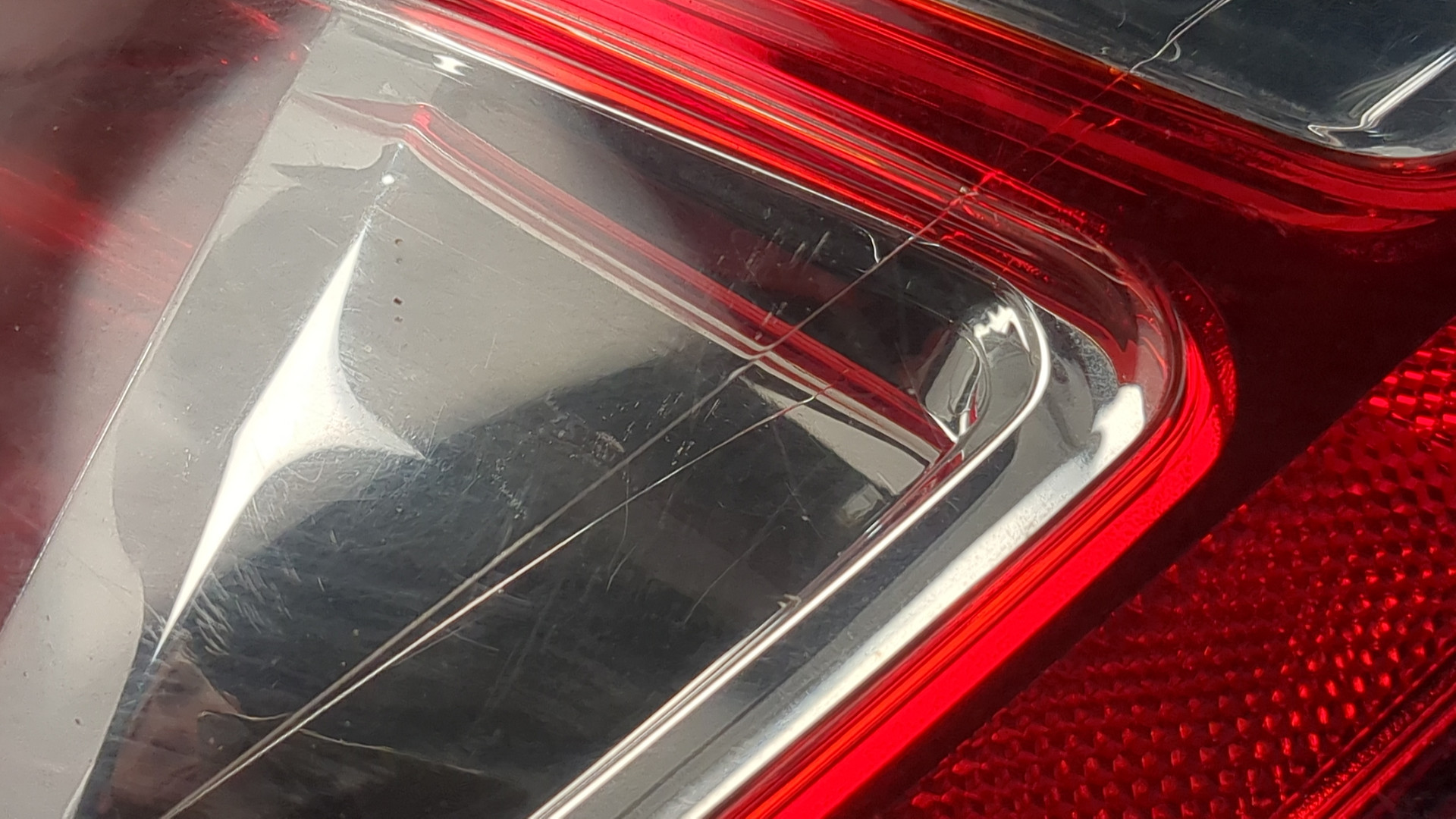 Фонарь задний правый