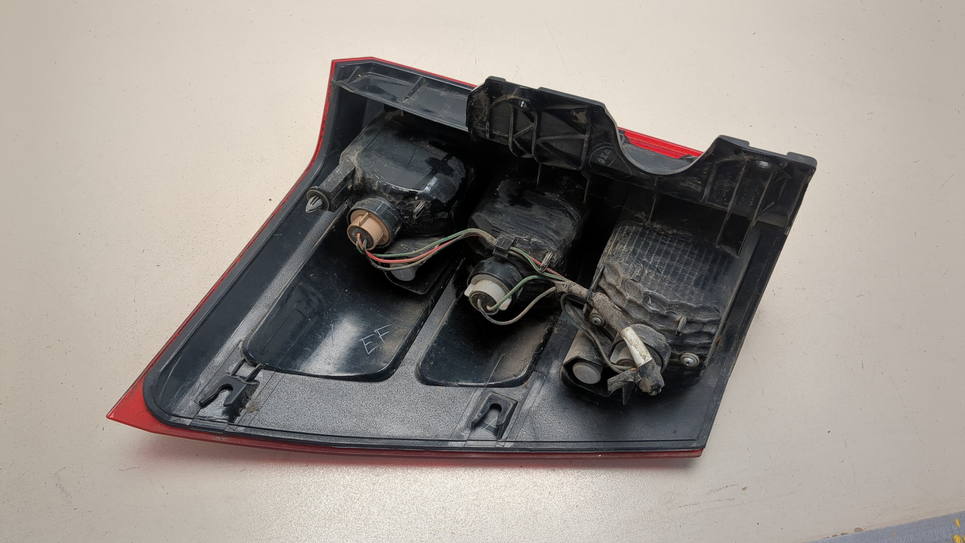 Фонарь задний правый