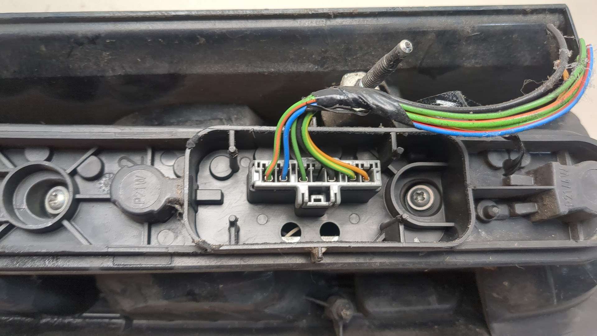 Фонарь задний правый