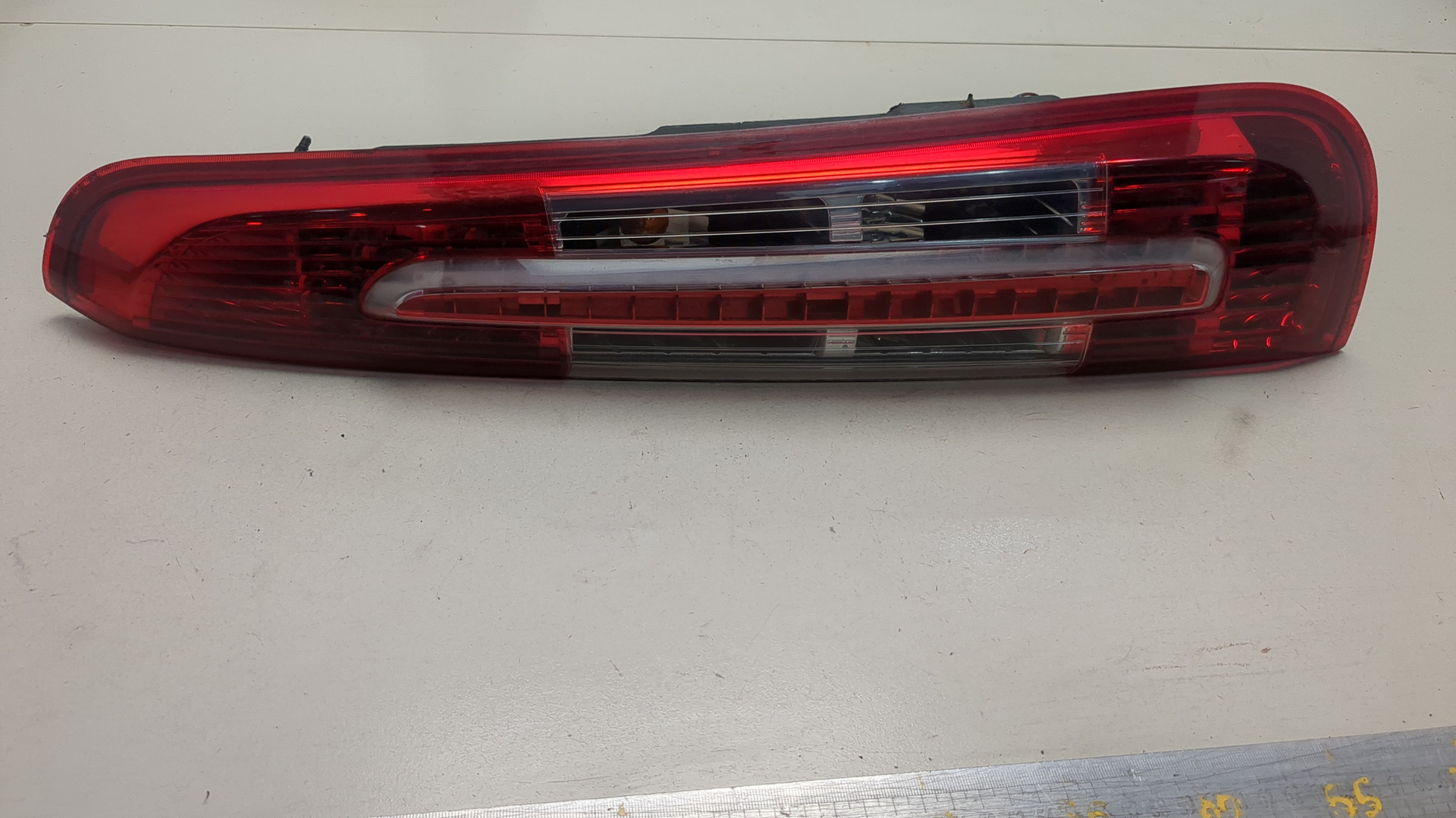 Фонарь задний правый