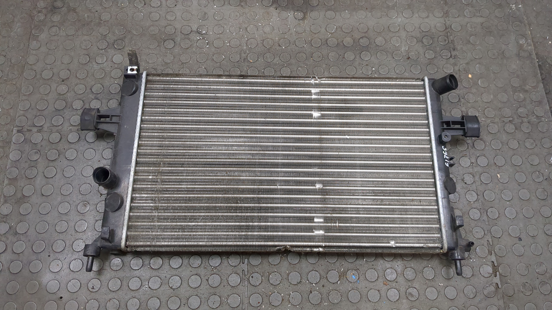 Радиатор охлаждения двигателя основной