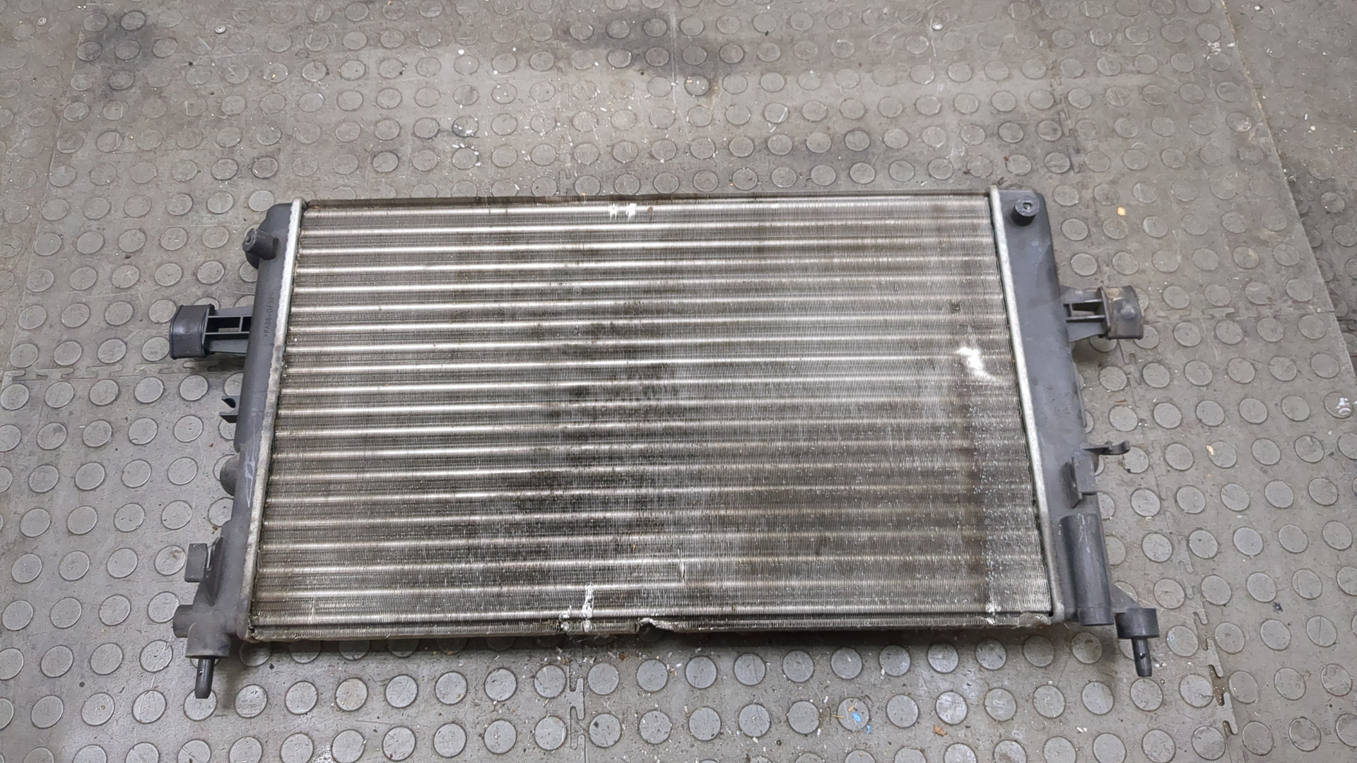 Радиатор охлаждения двигателя основной