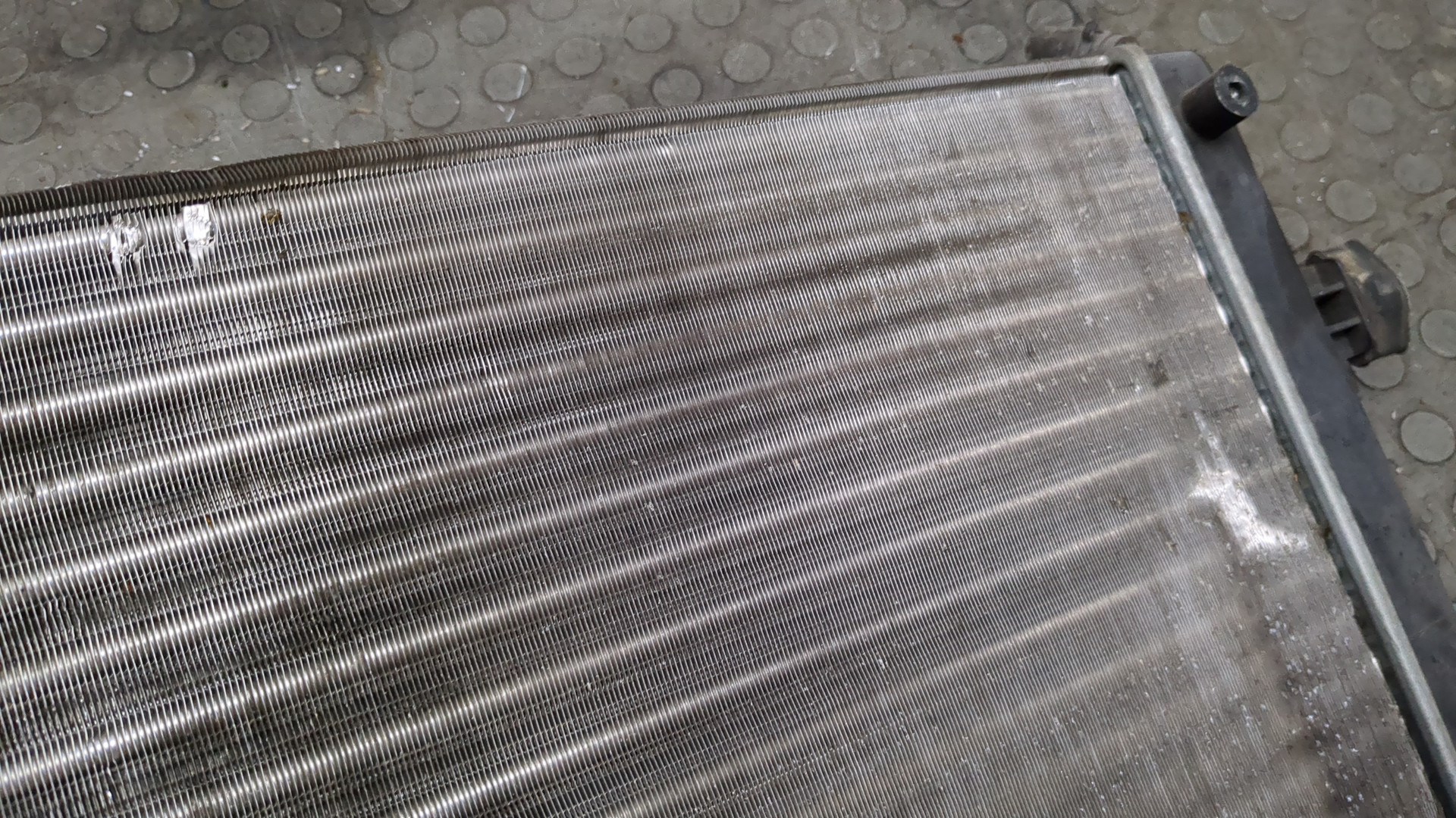 Радиатор охлаждения двигателя основной