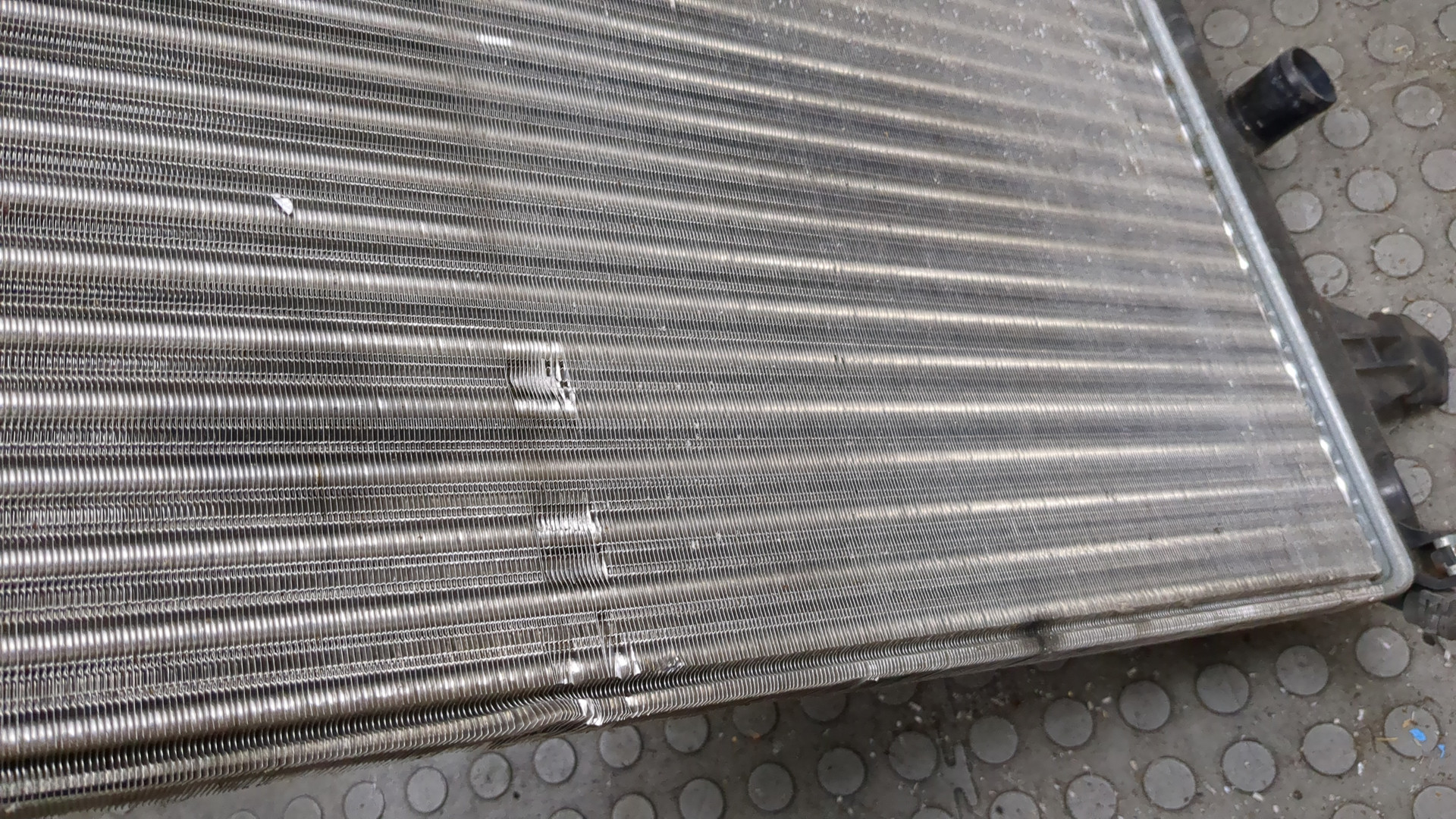 Радиатор охлаждения двигателя основной