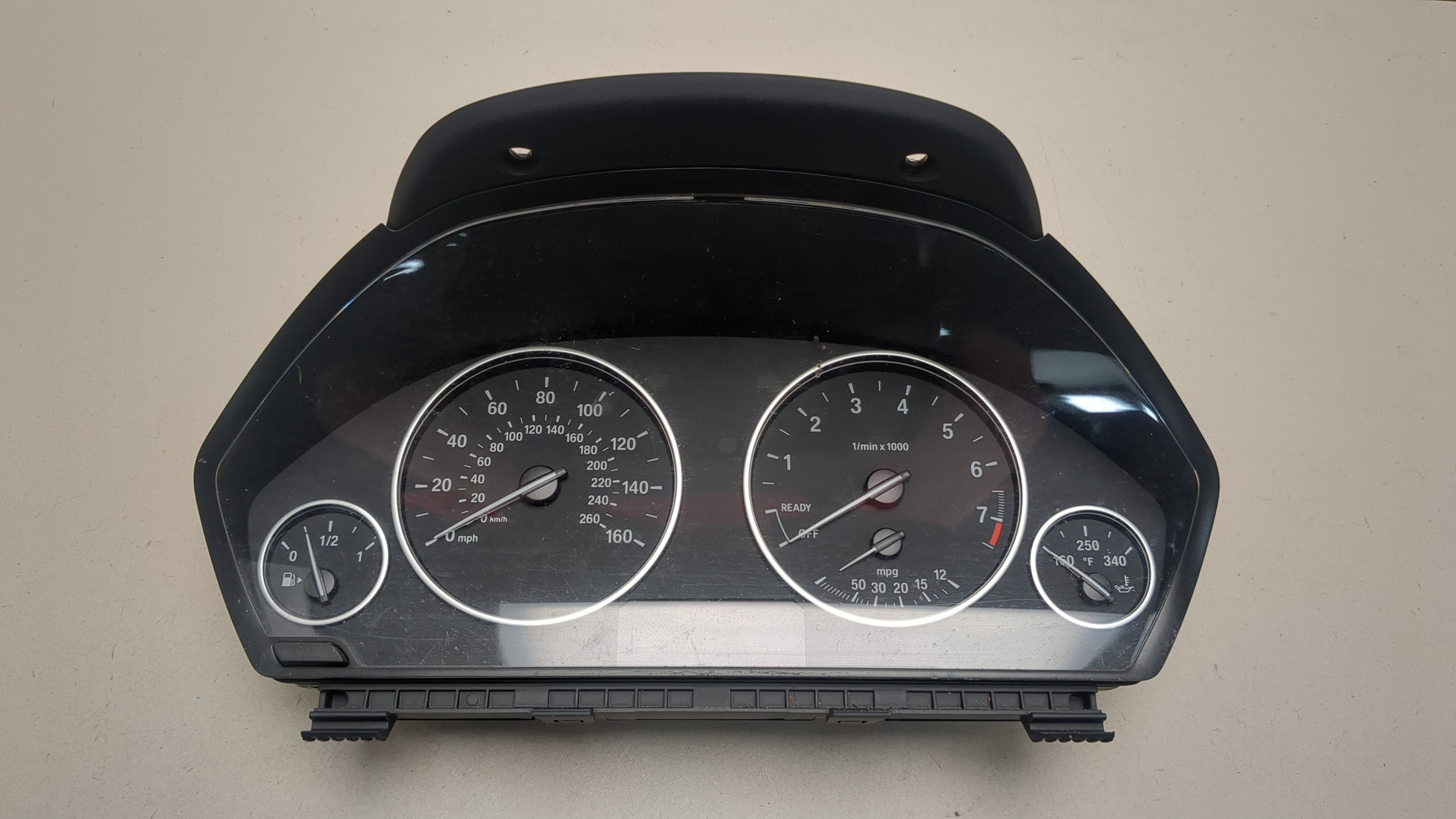 Панель приборов