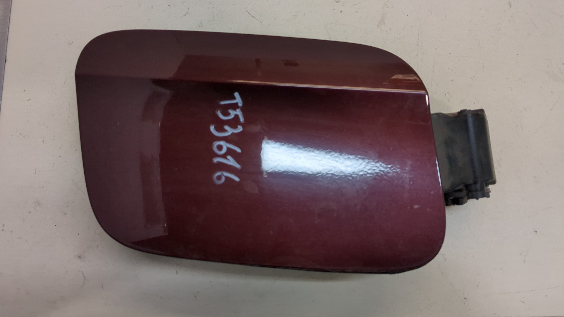 Лючок бензобака