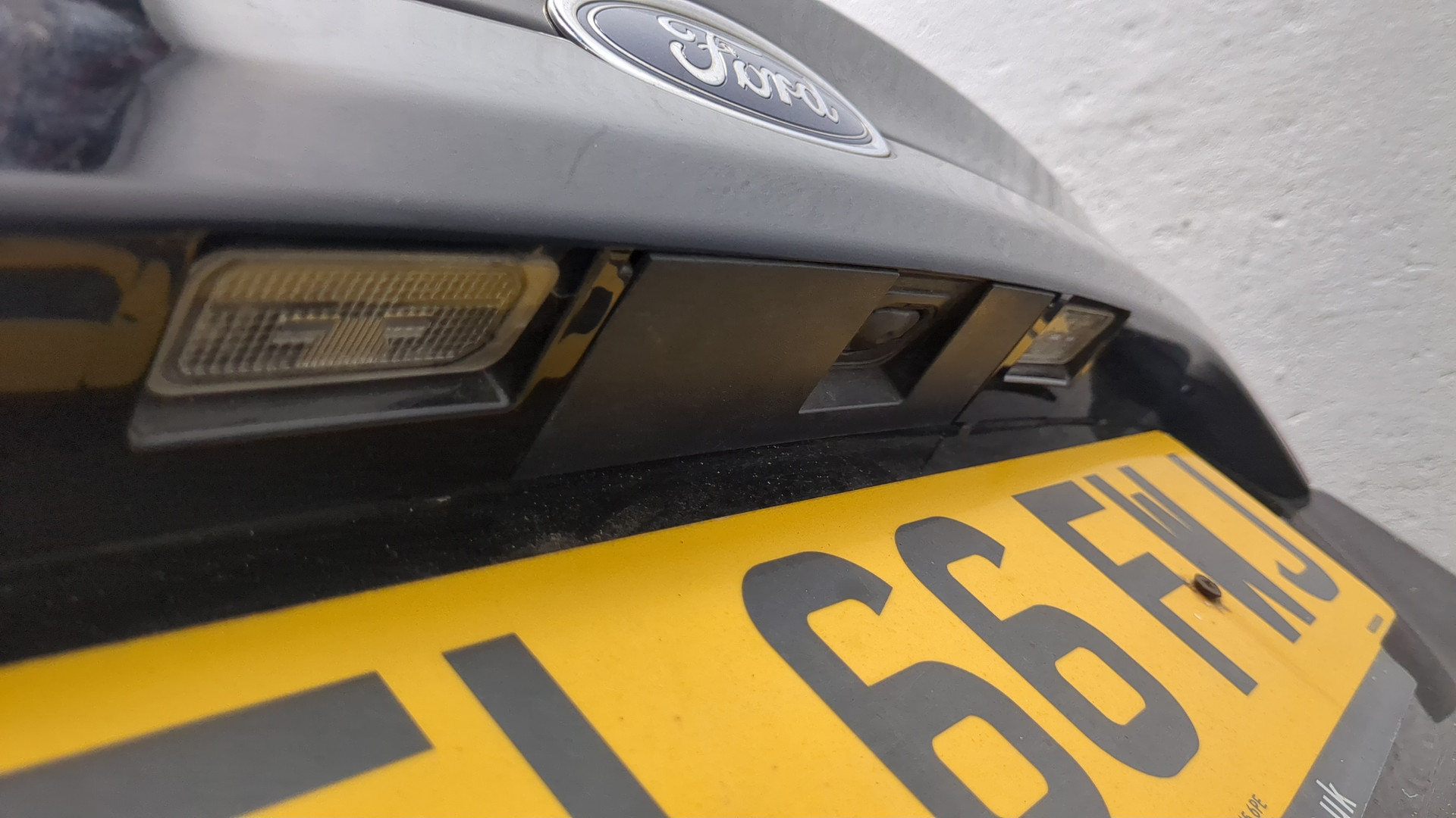 Дверь багажника