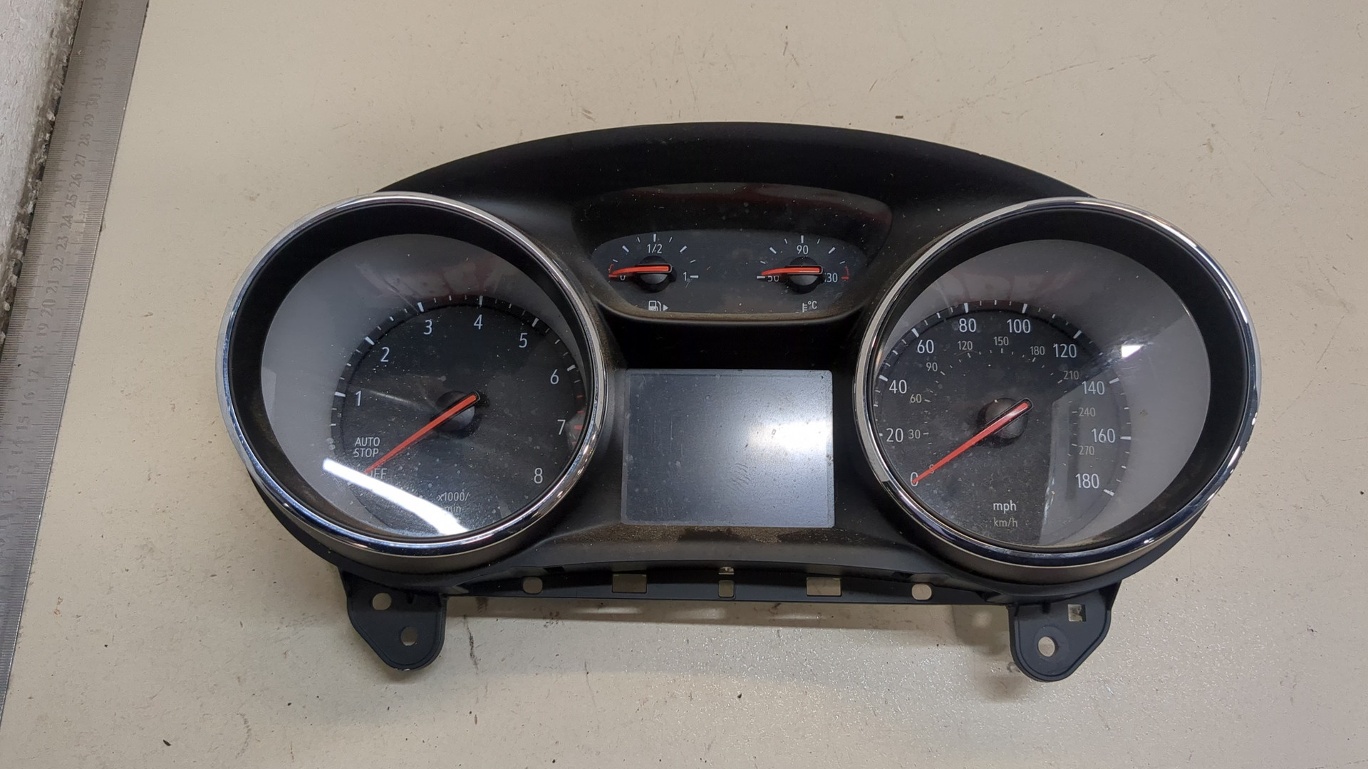 Панель приборов