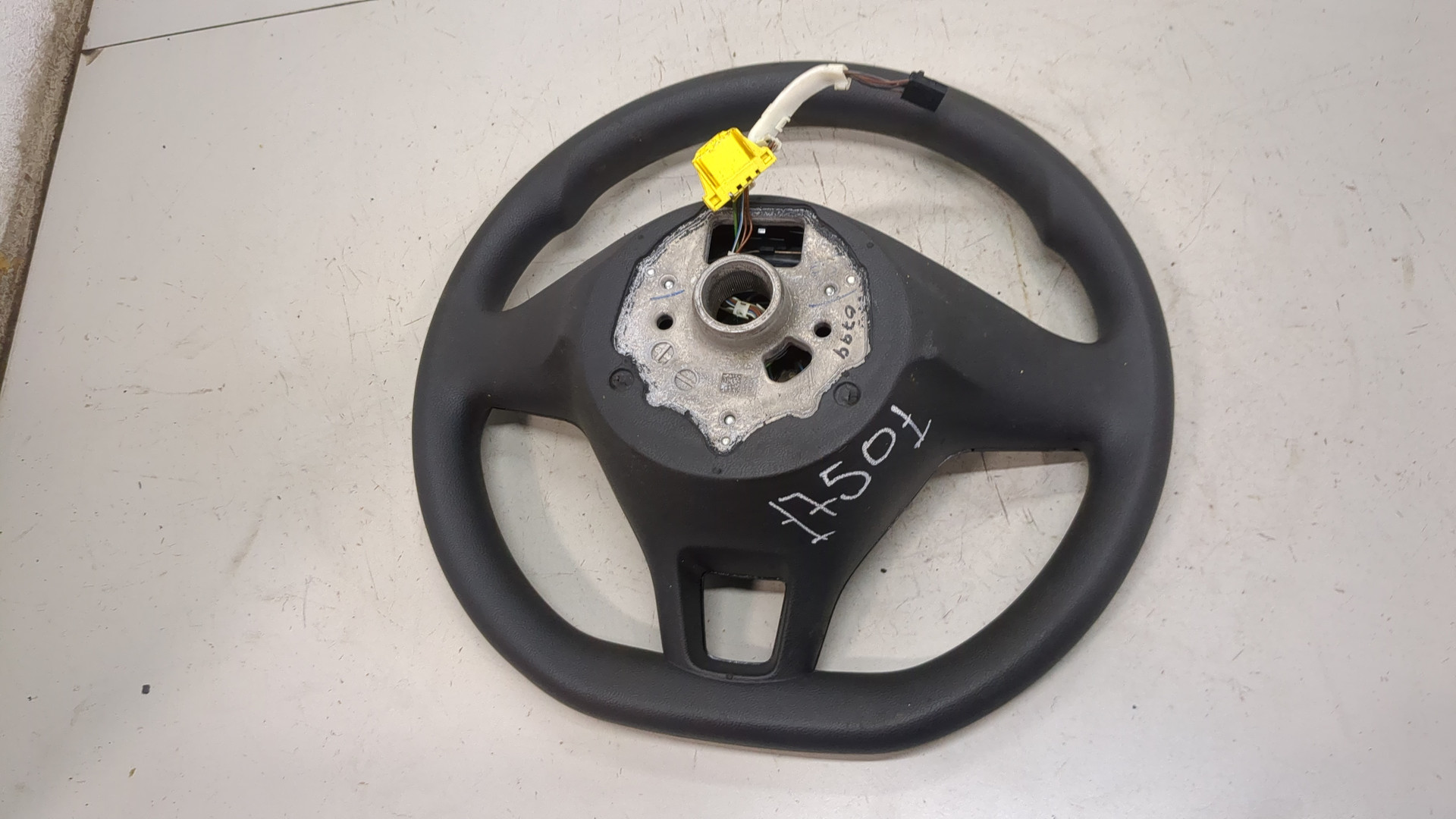 Рулевое колесо (руль)