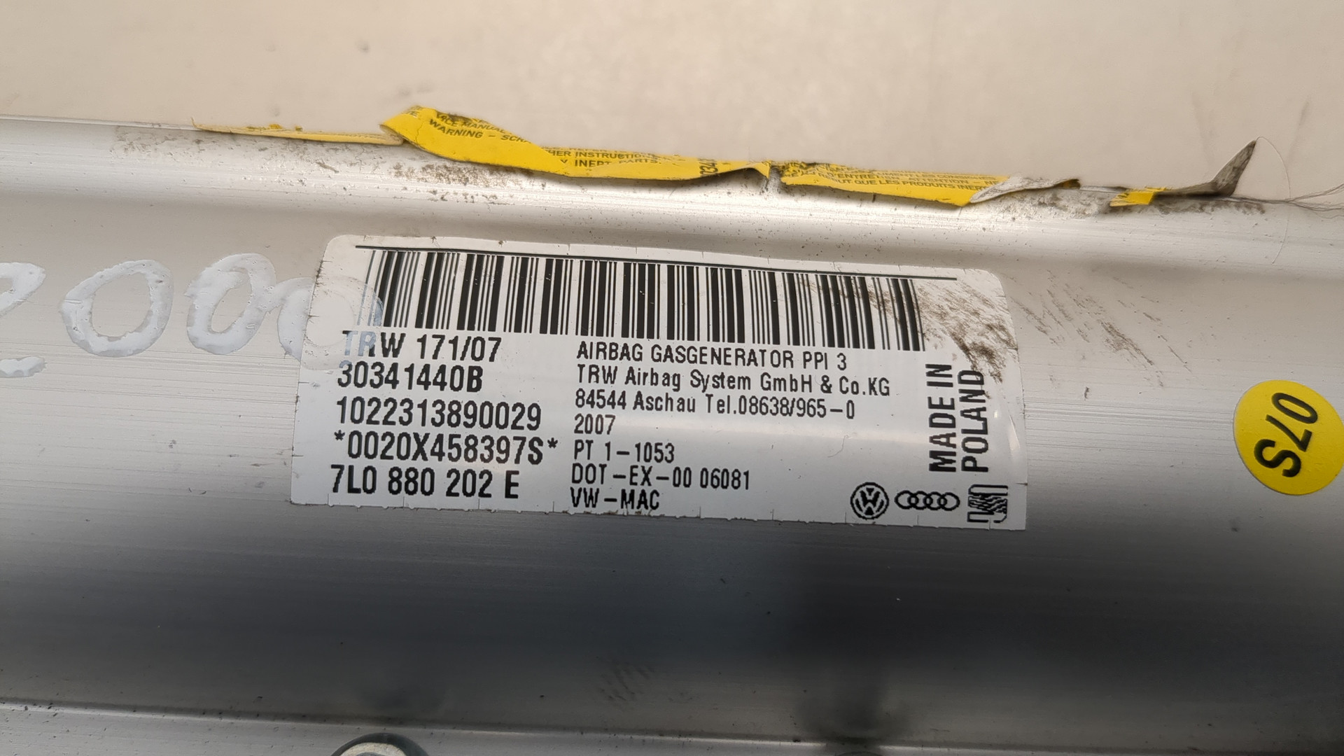 Подушка безопасности пассажирская (в торпедо)