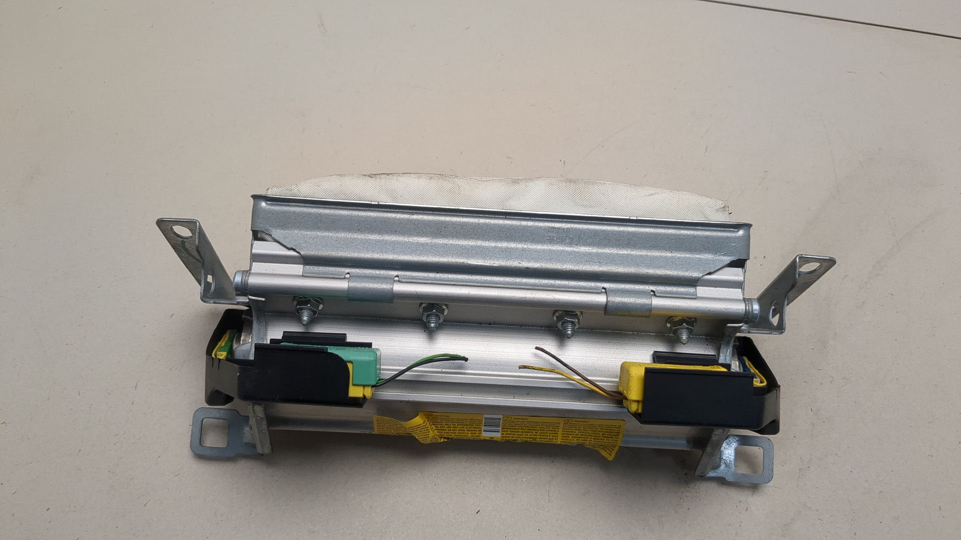 Подушка безопасности пассажирская (в торпедо)