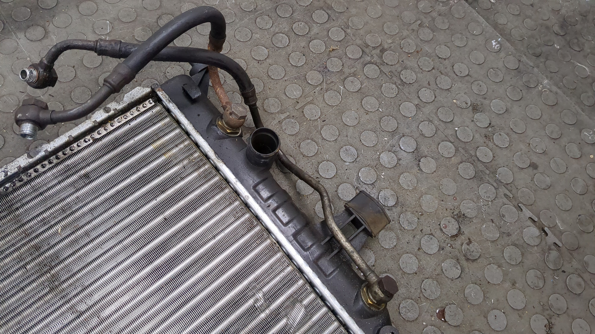 Радиатор охлаждения двигателя основной