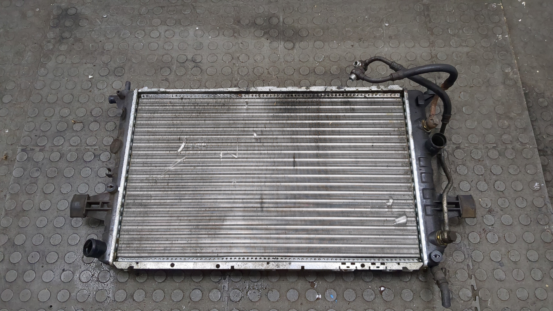 Радиатор охлаждения двигателя основной