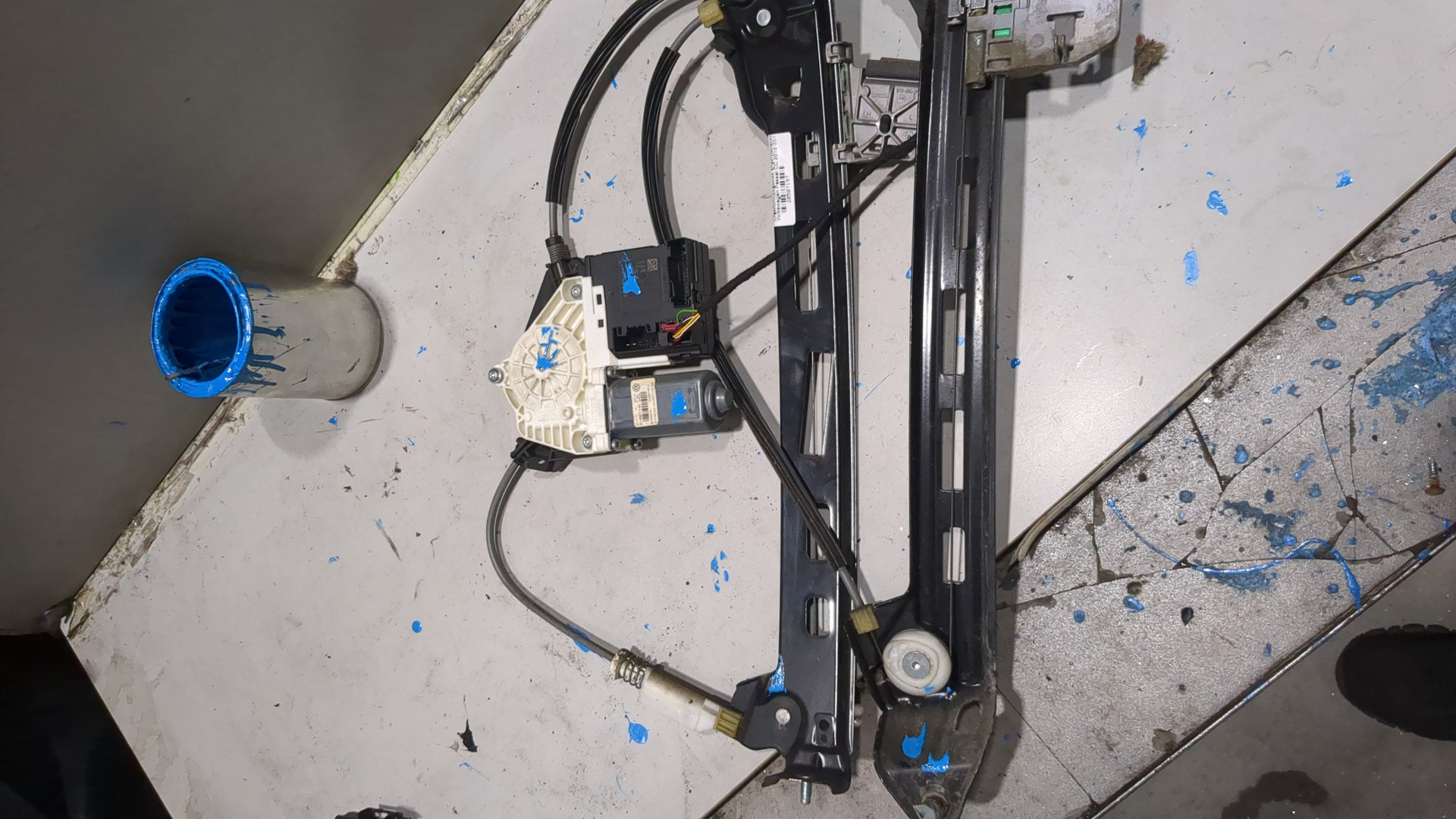 Стеклоподъемник электр. передний левый