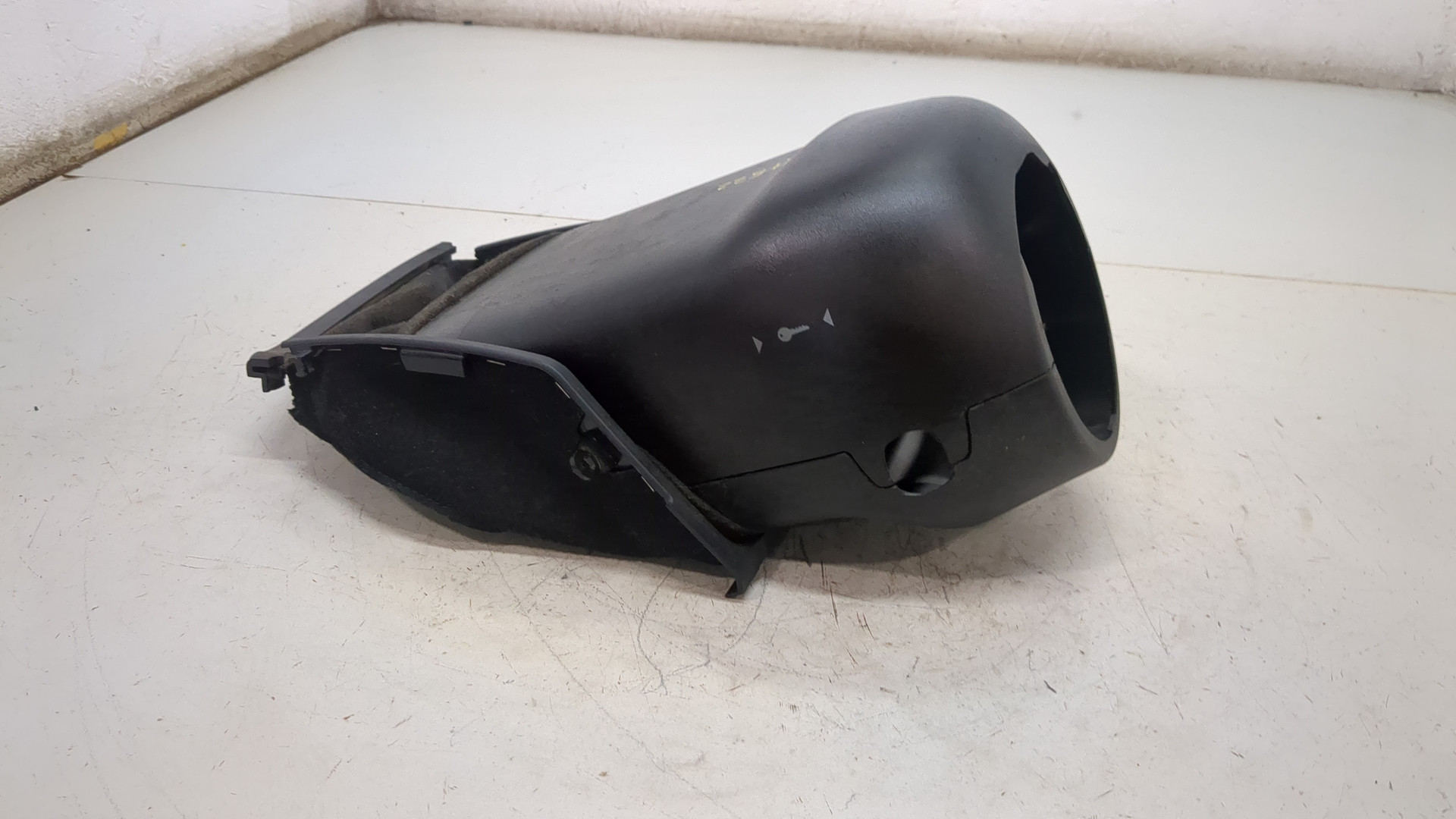 Кожух рулевой колонки