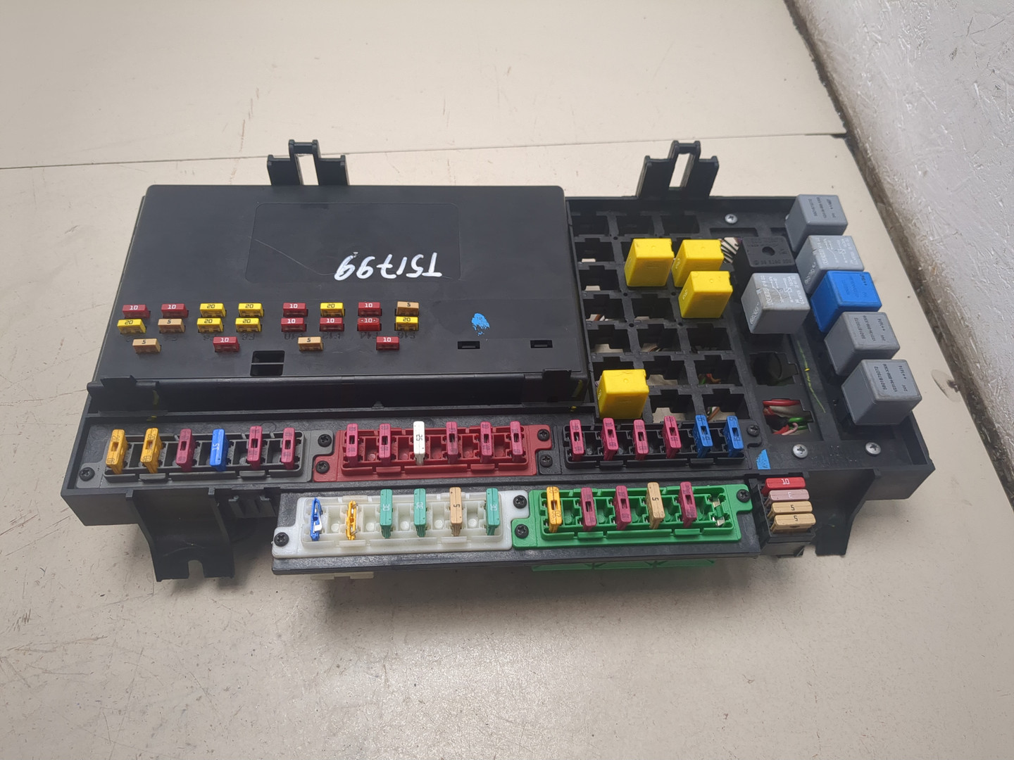 Блок предохранителей