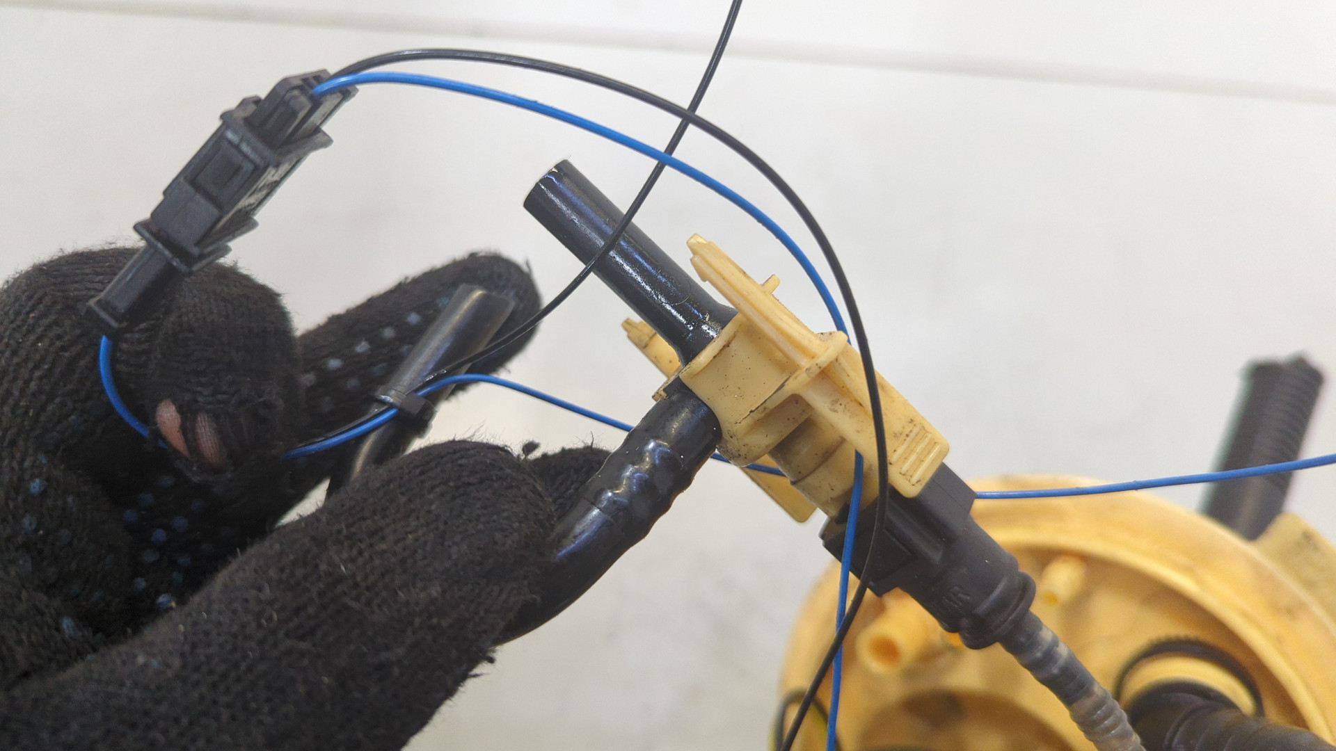 Насос топливный электрический