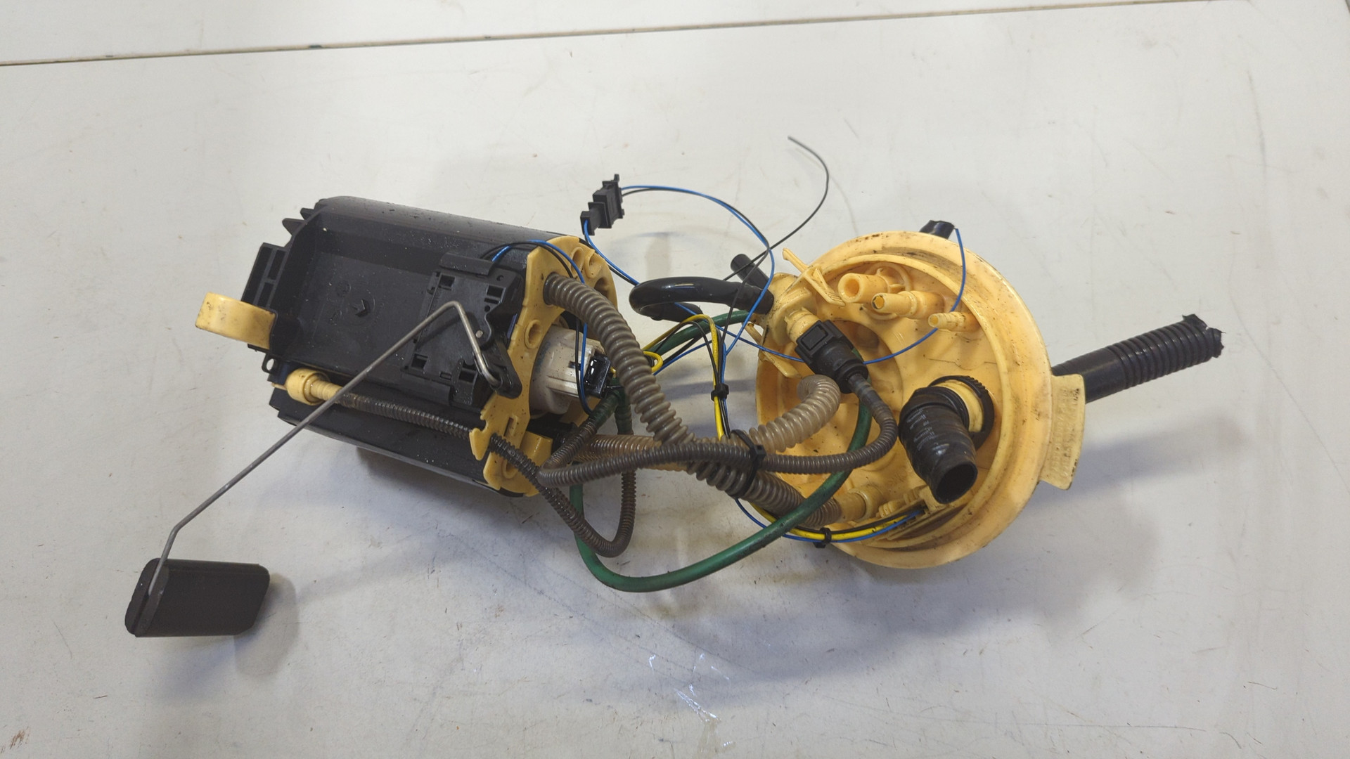 Насос топливный электрический