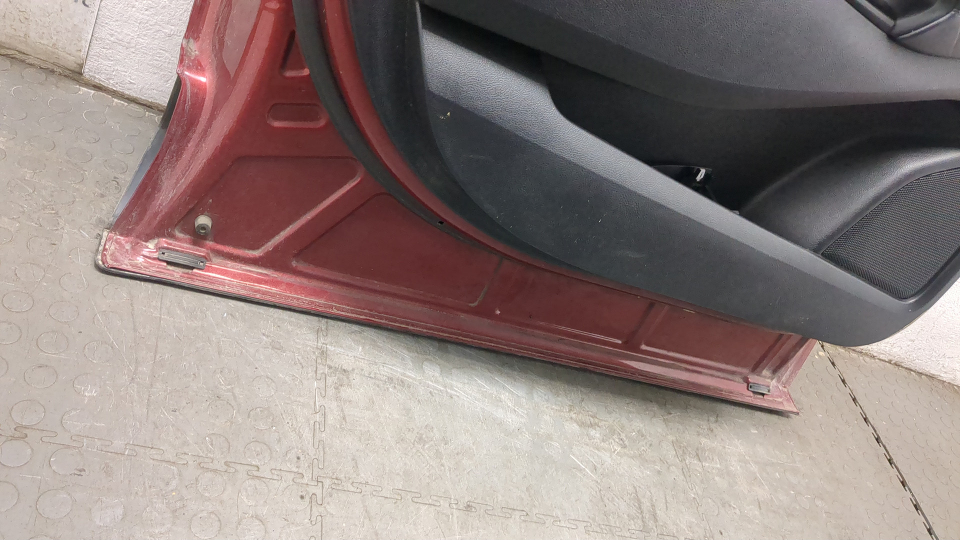 Дверь передняя левая