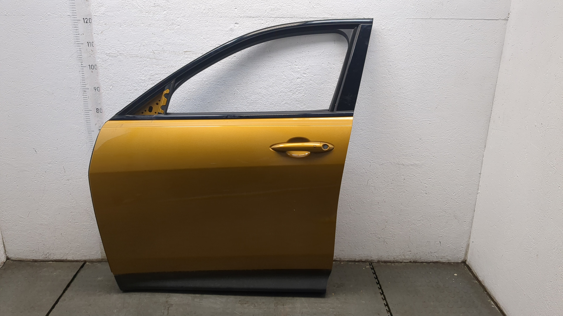 Дверь передняя левая