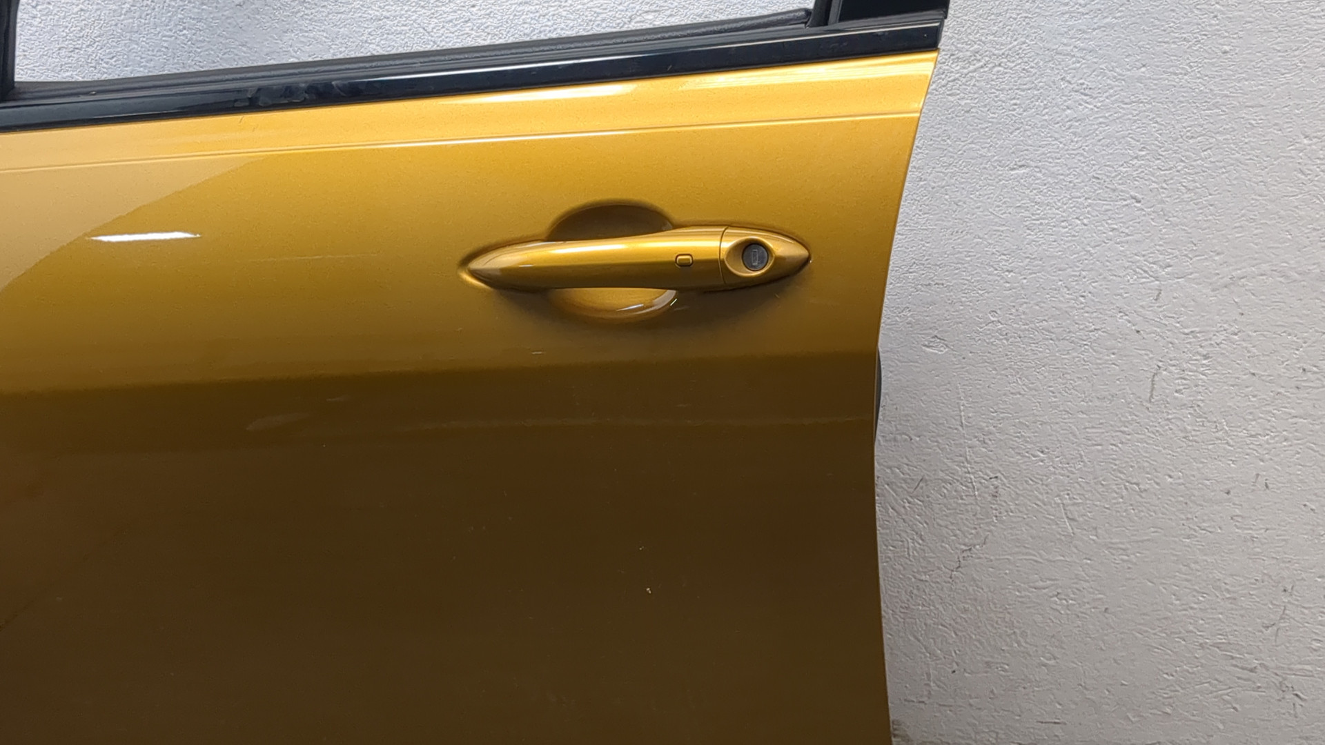 Дверь передняя левая