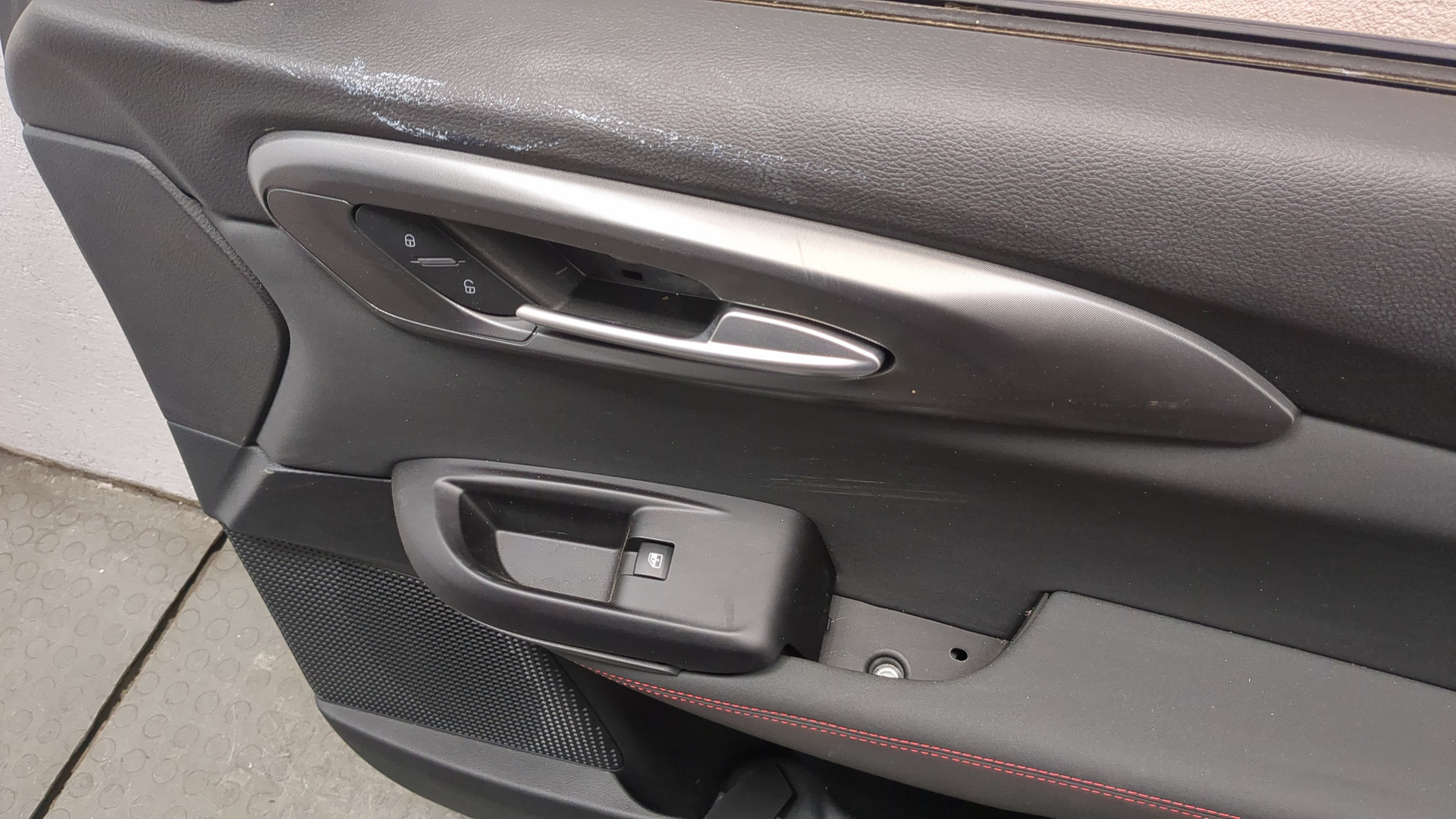 Дверь передняя правая