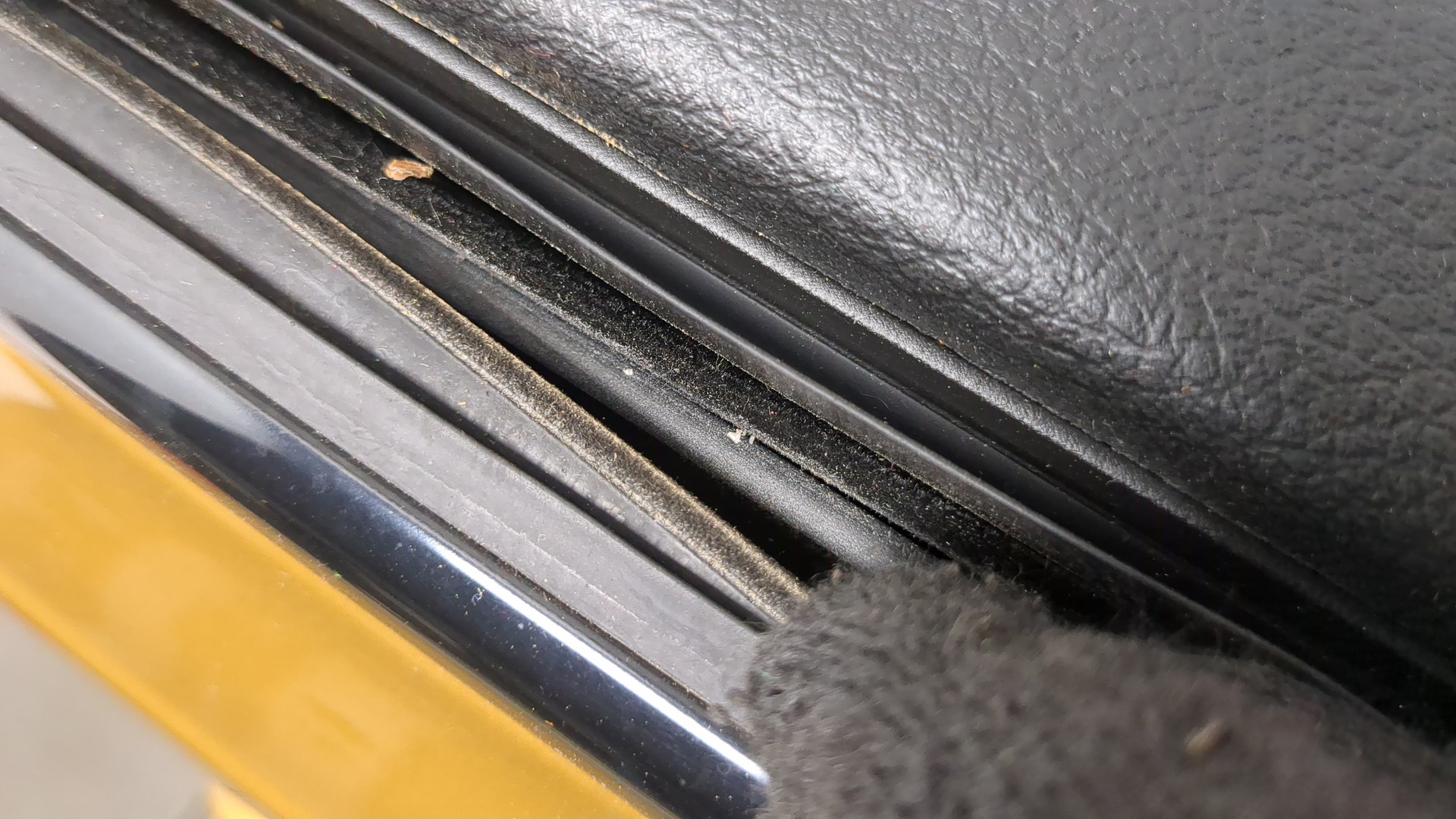 Дверь передняя правая