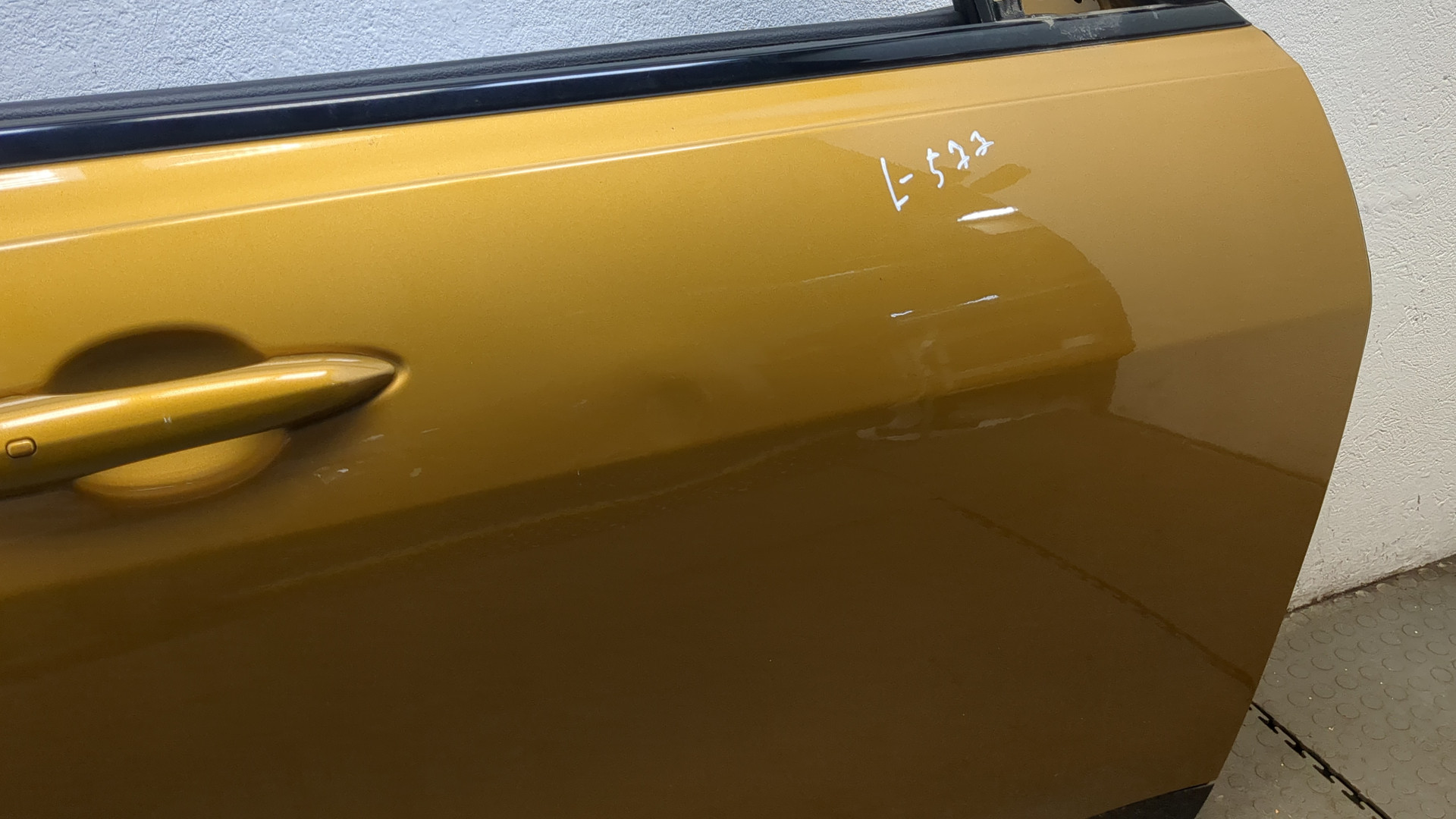 Дверь передняя правая