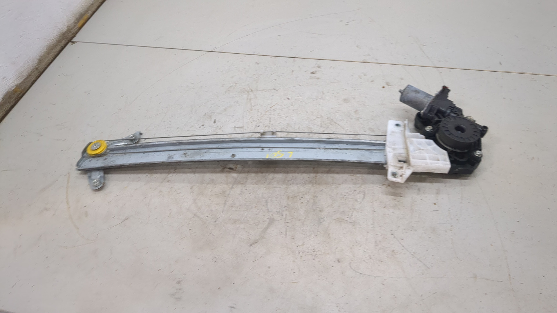 Стеклоподъемник электр. передний правый