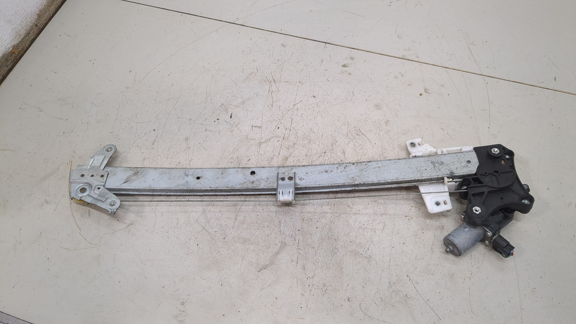 Стеклоподъемник электр. передний правый