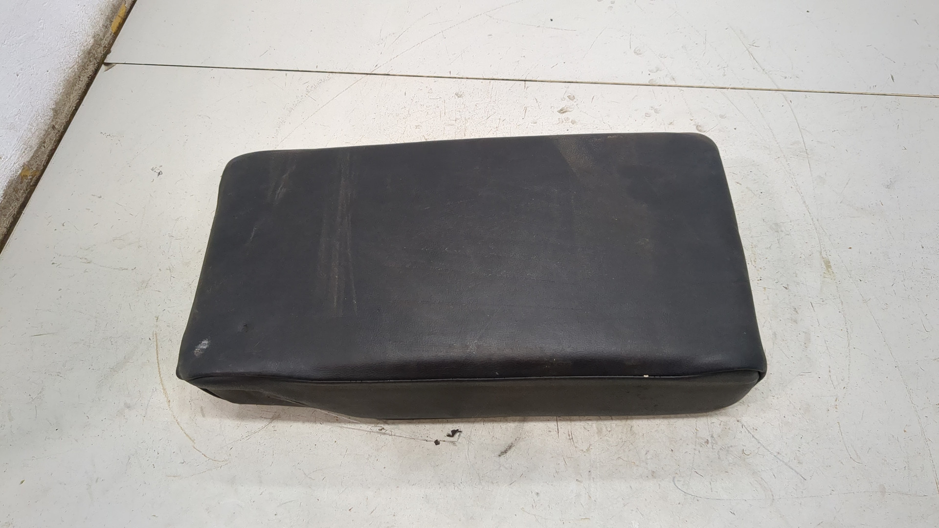 Подлокотник