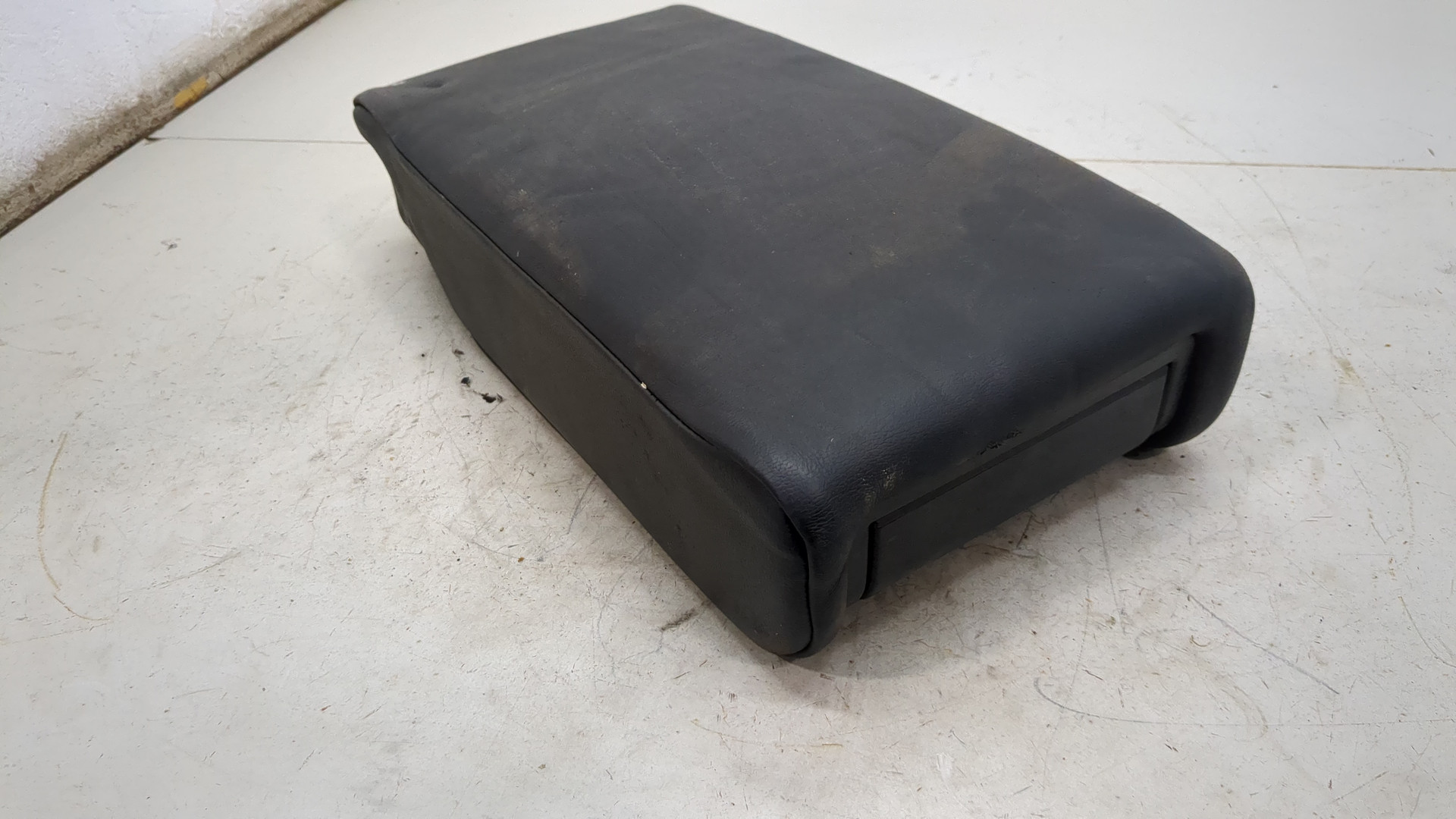 Подлокотник