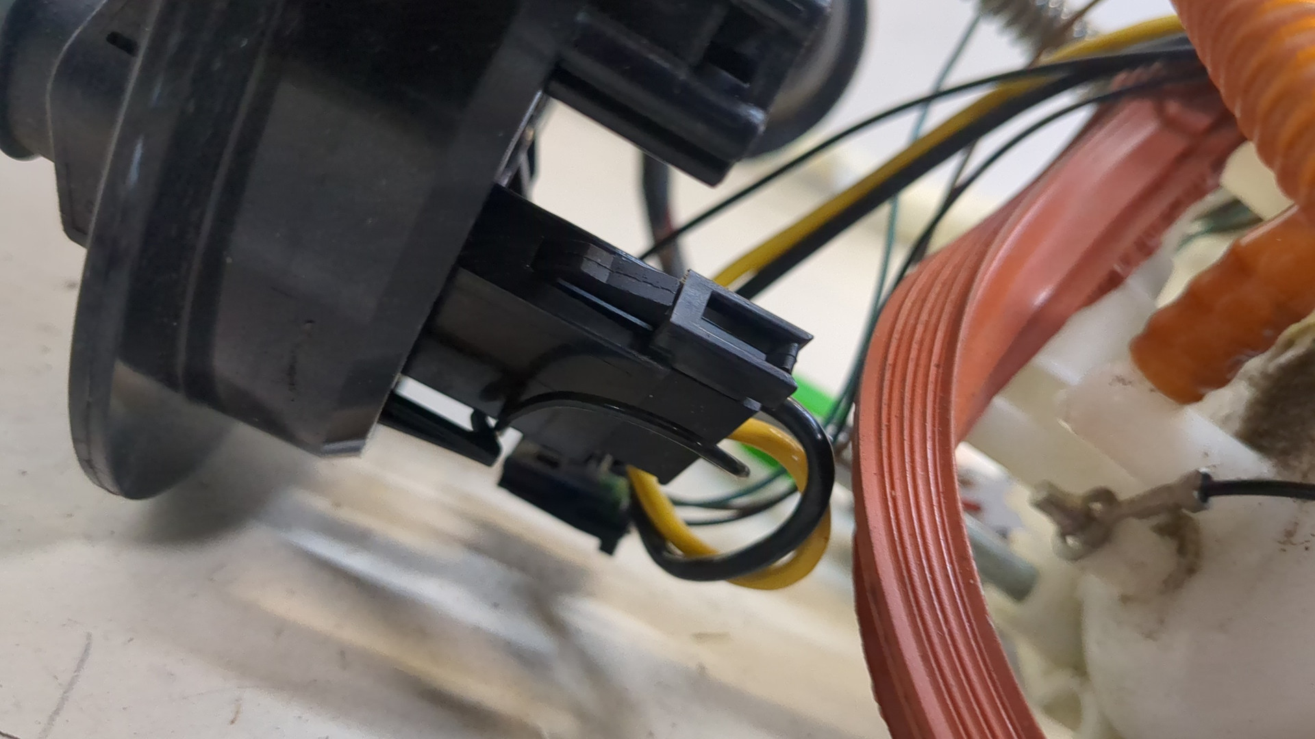 Насос топливный электрический