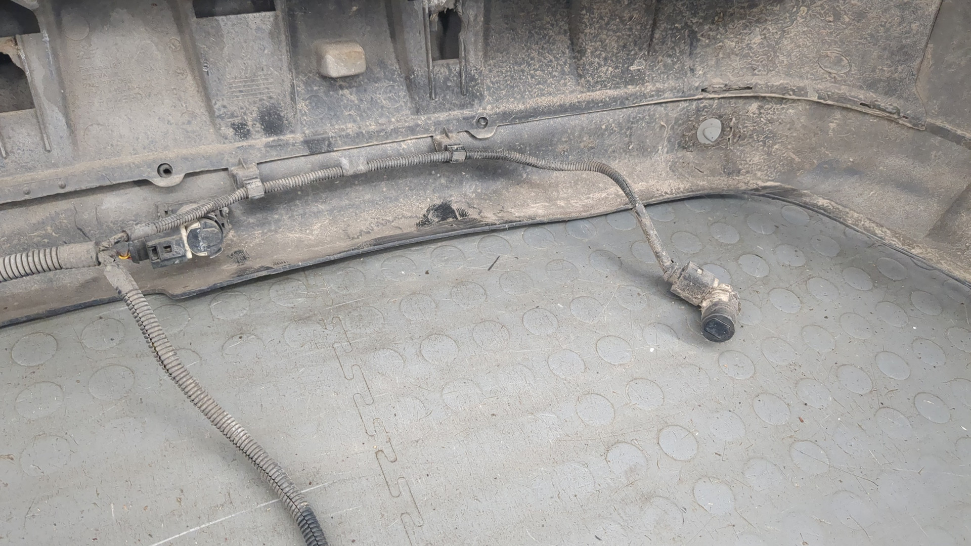 Бампер задний