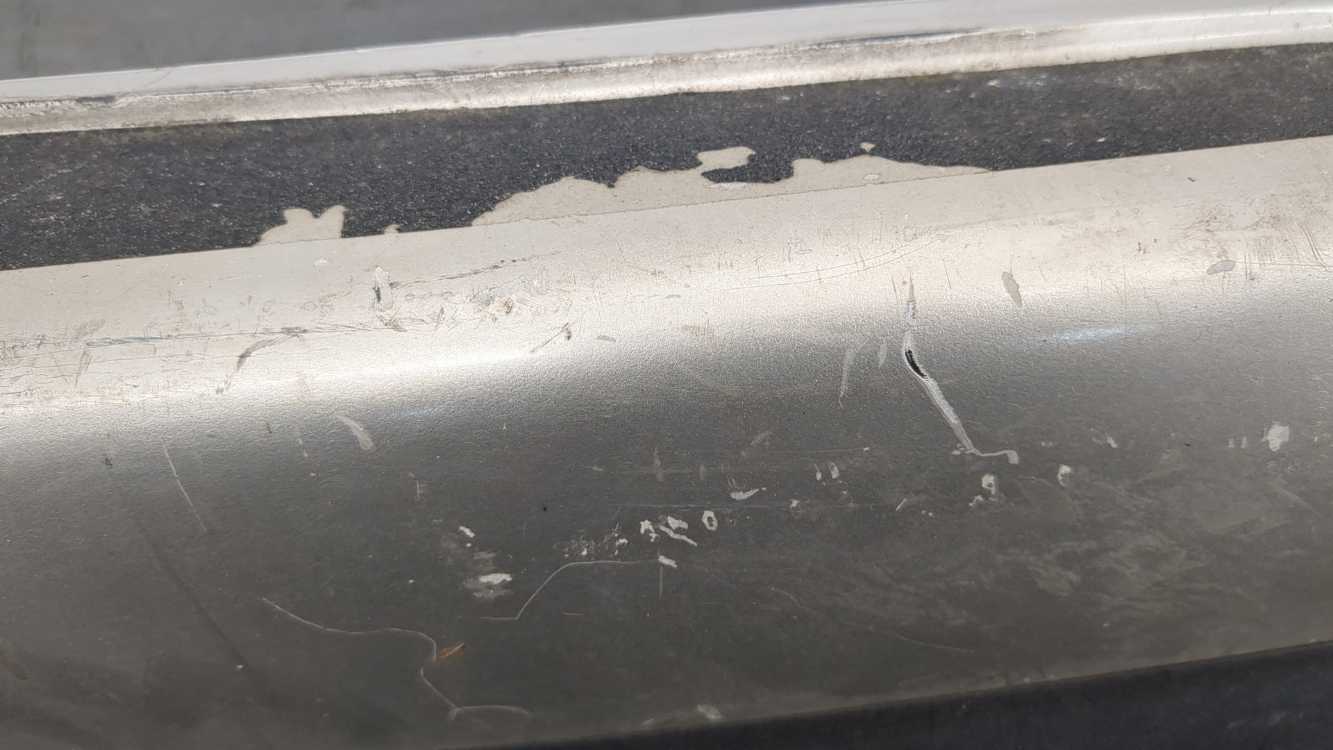 Бампер задний