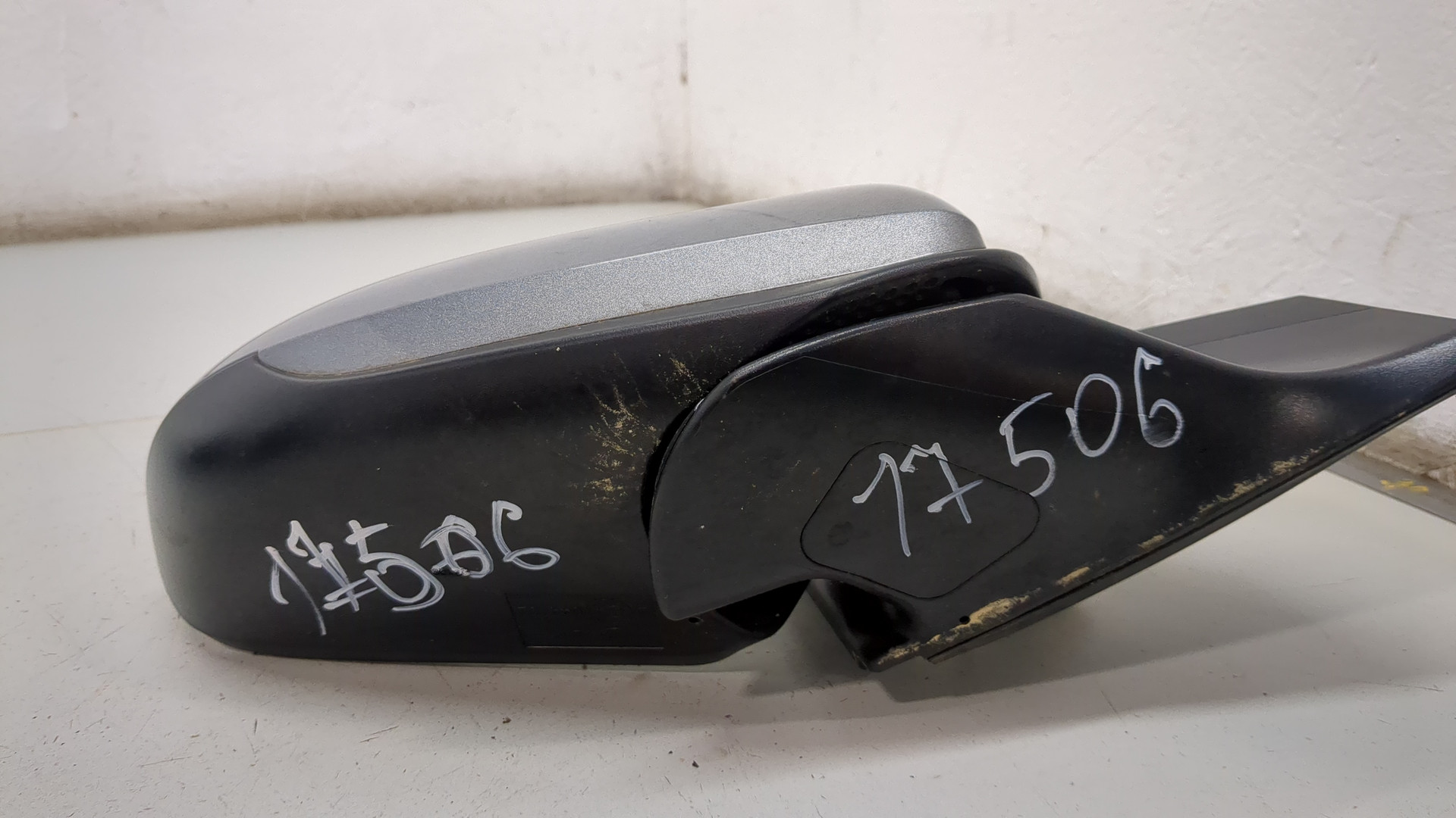 Зеркало правое электрическое