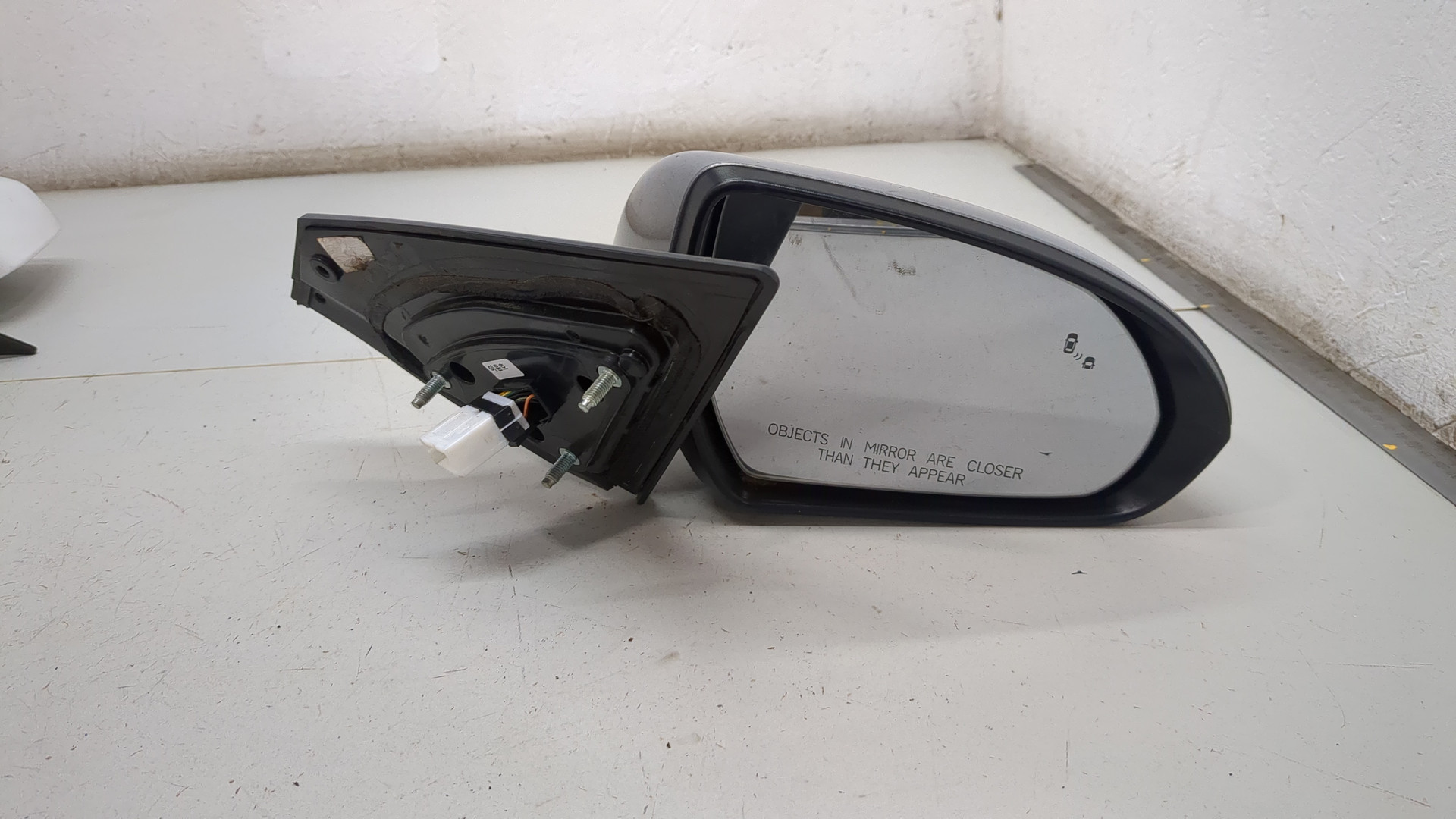 Зеркало правое электрическое