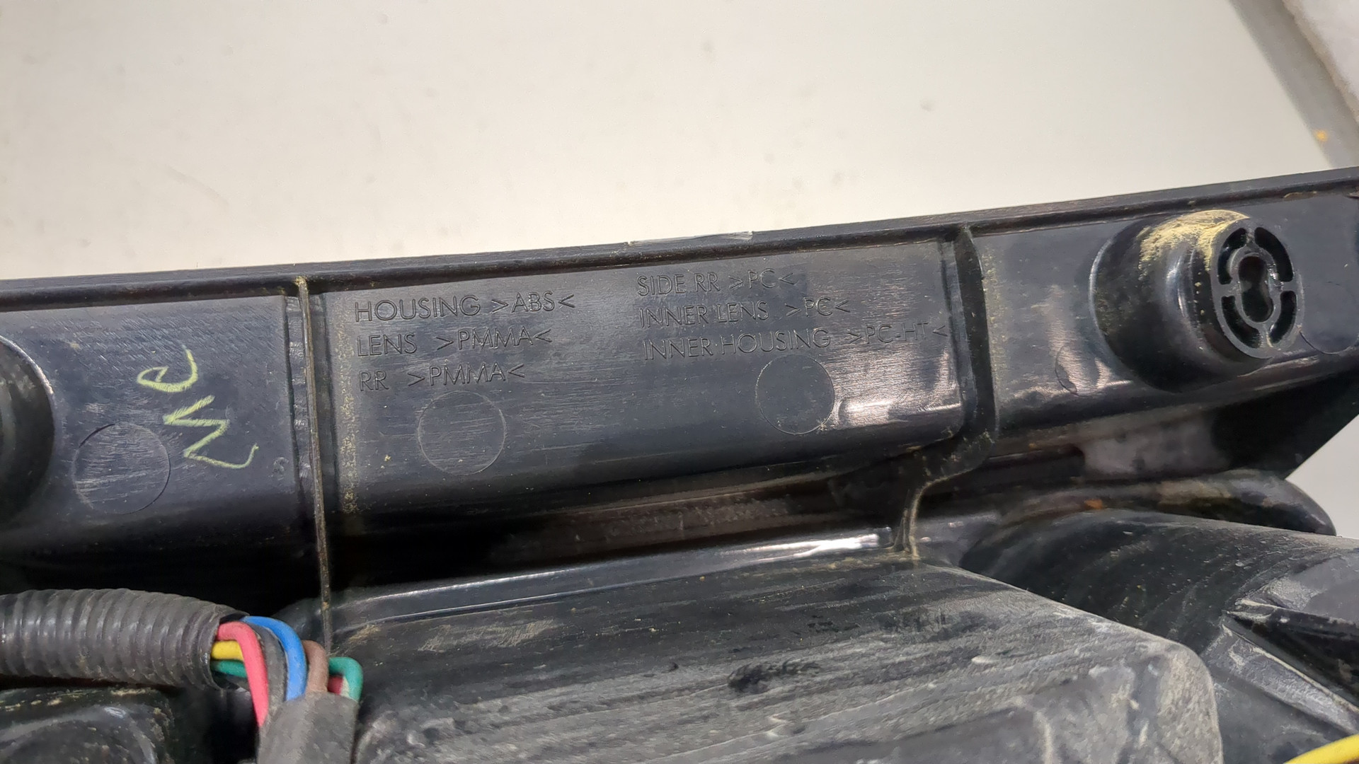 Фонарь задний левый