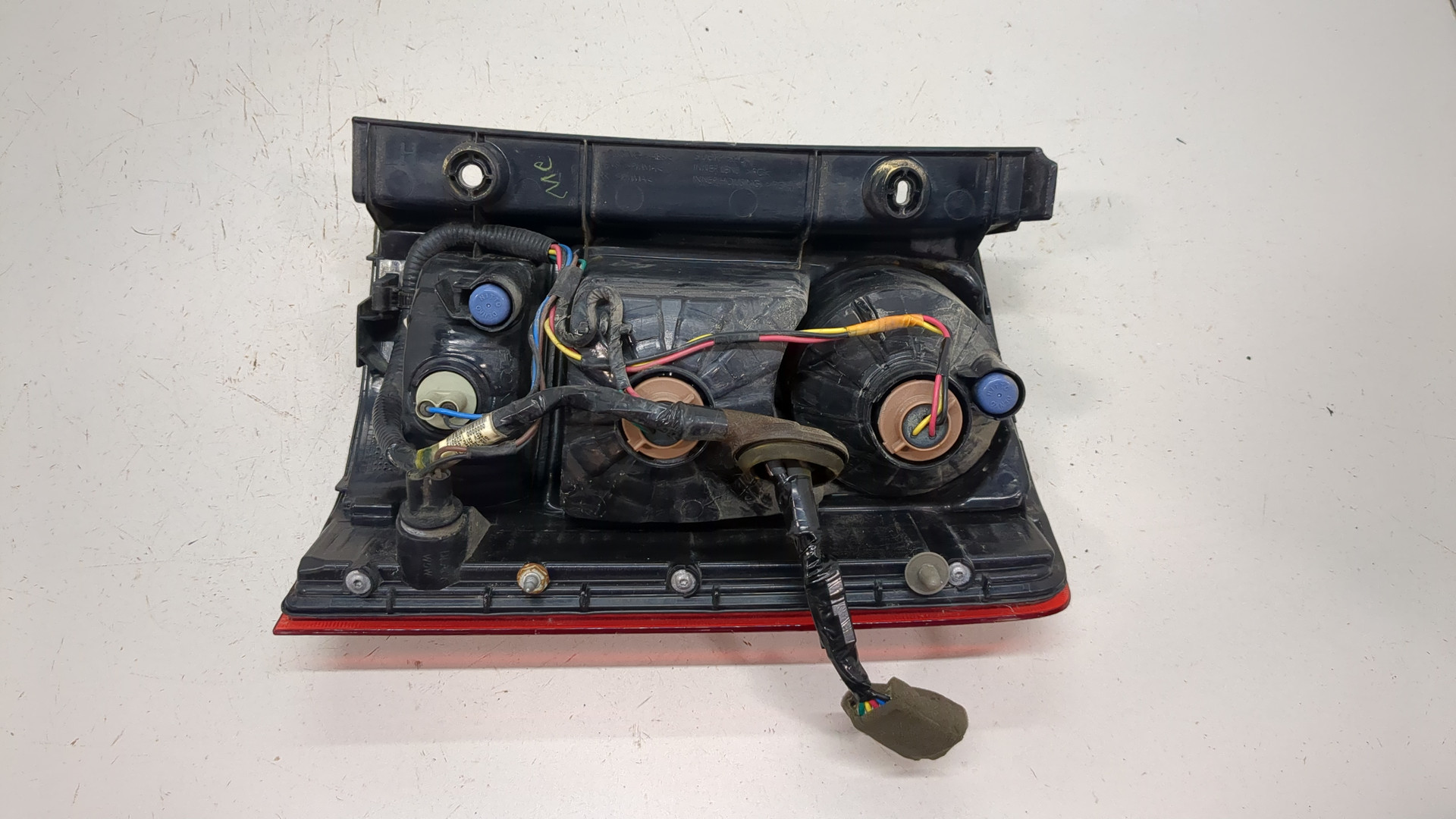 Фонарь задний левый