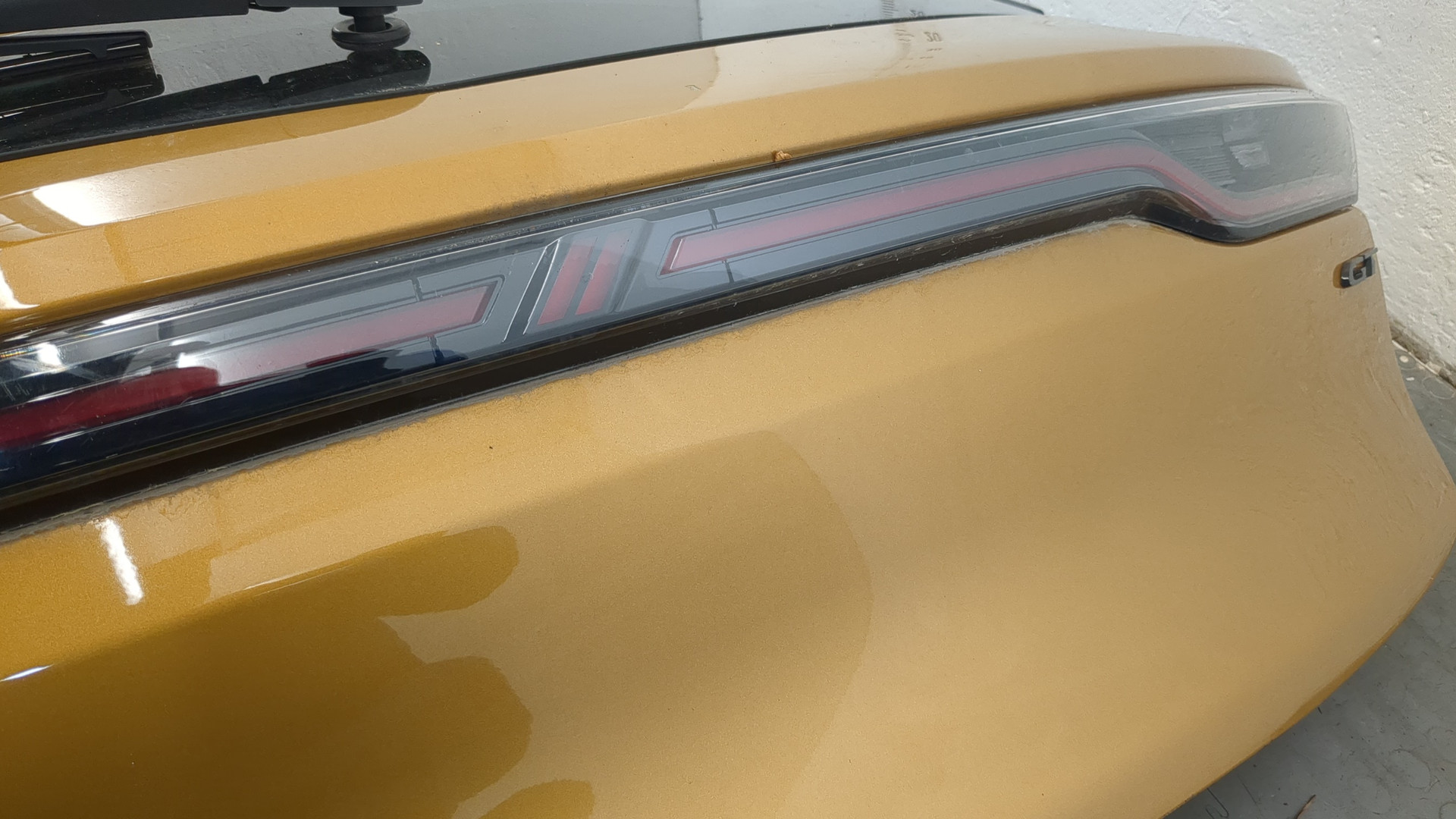 Дверь багажника