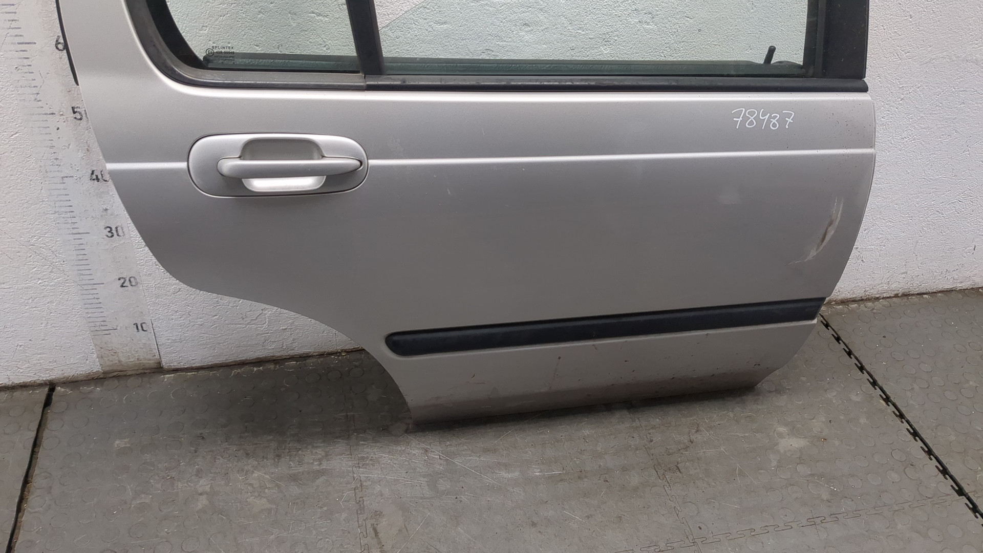 Дверь задняя правая