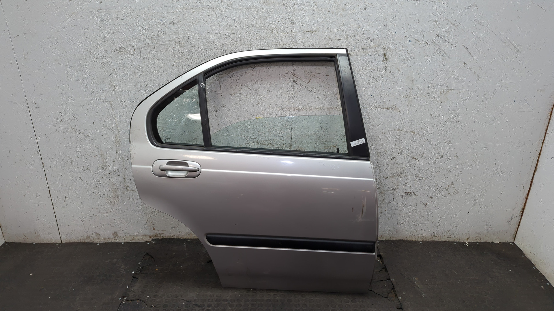 Дверь задняя правая